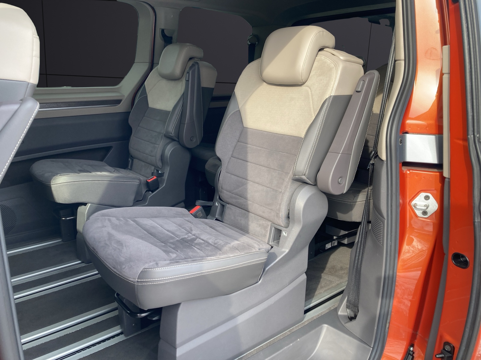 Fahrzeugabbildung Volkswagen T7 Multivan TDI STYLE DSG MATRIX ACC AHZV