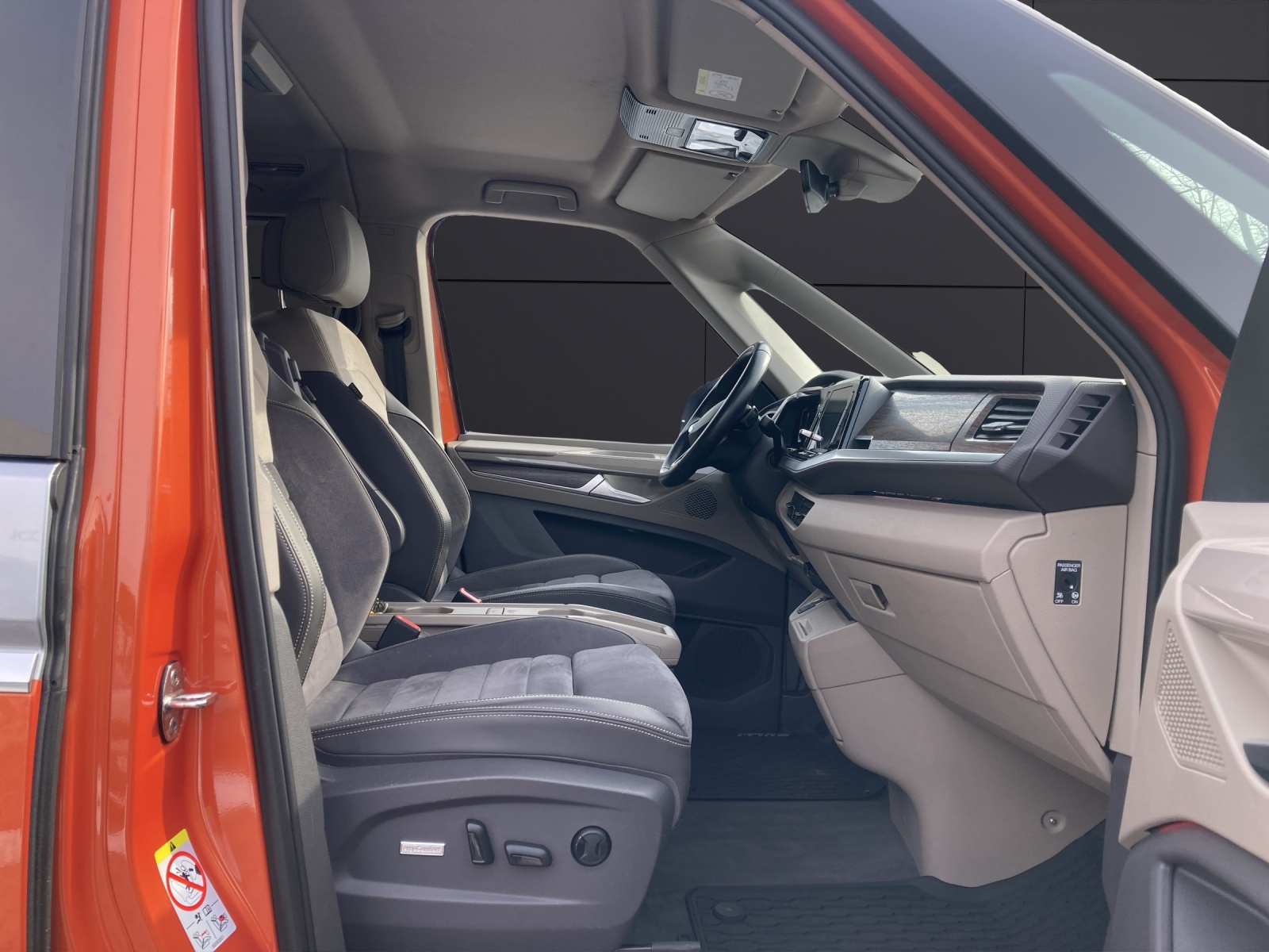 Fahrzeugabbildung Volkswagen T7 Multivan TDI STYLE DSG MATRIX ACC AHZV