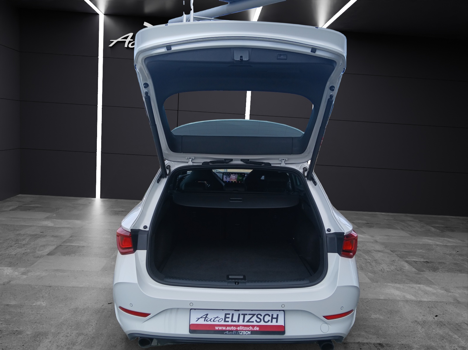 Fahrzeugabbildung CUPRA Leon SP TSI DSG LED AHK Navi ACC RFK SH