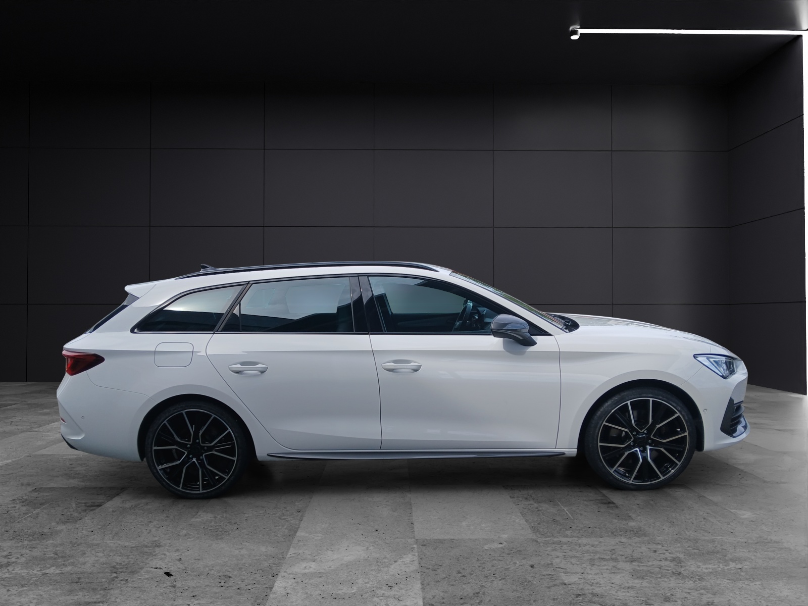 Fahrzeugabbildung CUPRA Leon SP TSI DSG LED AHK Navi ACC RFK SH