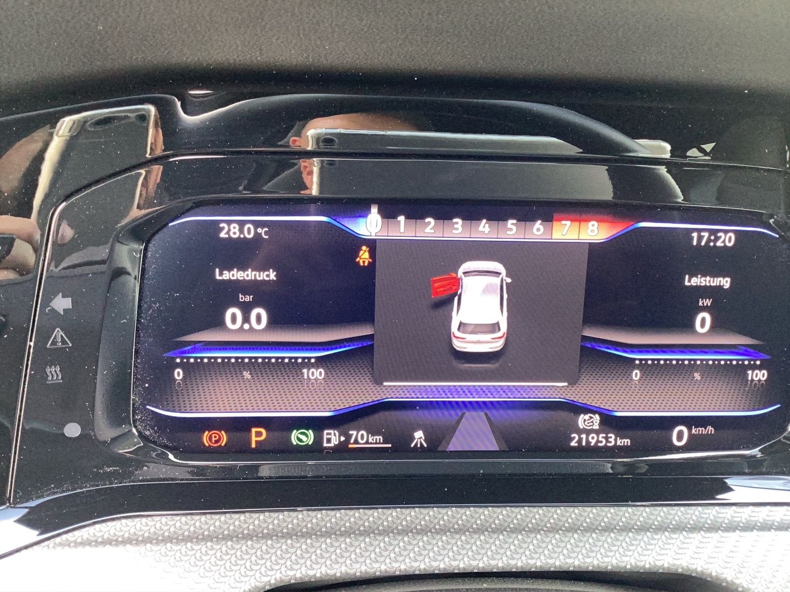 Fahrzeugabbildung Volkswagen Golf VIII R DSG 4M Black-Stye Matrix Akrapovic Harman Navi AID ACC RFK SHZ 19