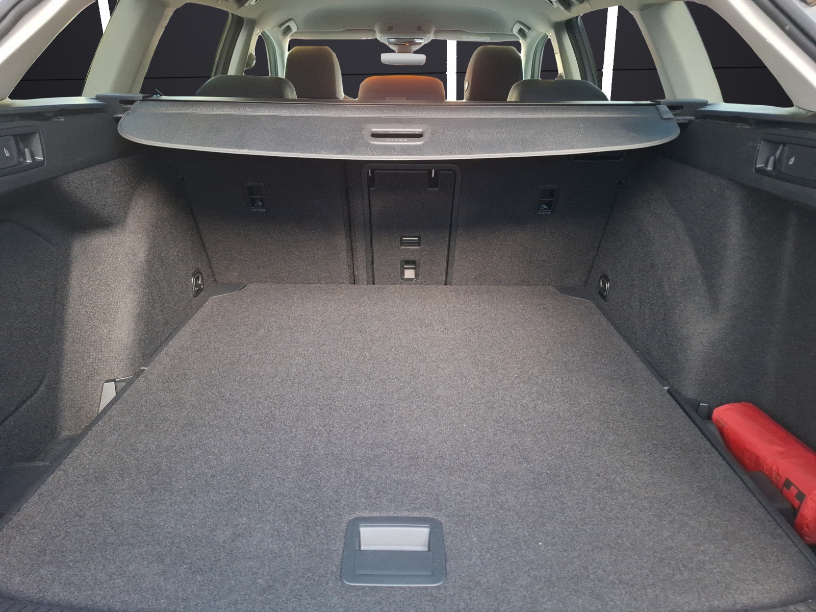 Fahrzeugabbildung Volkswagen Golf VIII Variant TSI Standhzg Kamera ACC LED Navi HUD AID