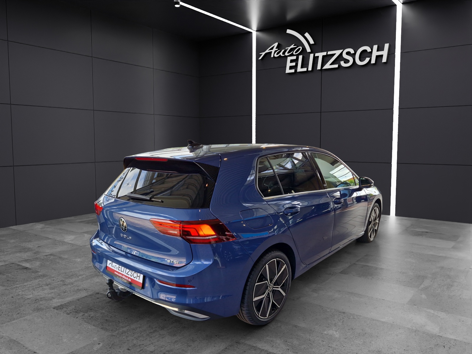 Fahrzeugabbildung Volkswagen Golf VIII eTSI Edition 50 DSG AHK Pano HUD LED-Plus DCC ACC