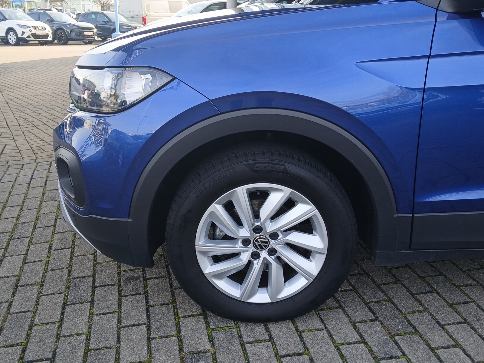 Fahrzeugabbildung Volkswagen T-Cross TSI Life Klima PDC LM