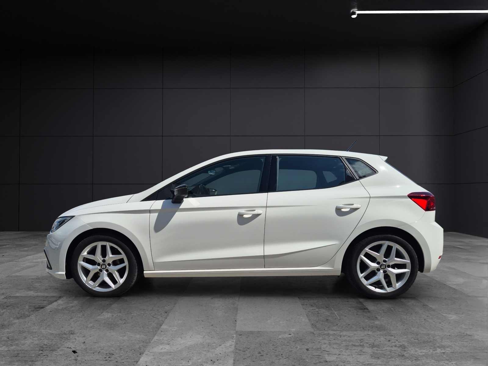 Fahrzeugabbildung SEAT Ibiza TSI FR-Line Beats LED Navi AID ACC RFK SH
