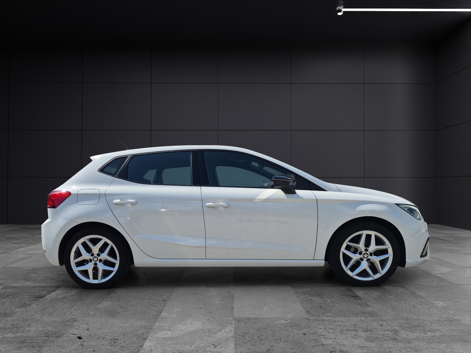 Fahrzeugabbildung SEAT Ibiza TSI FR-Line Beats LED Navi AID ACC RFK SH
