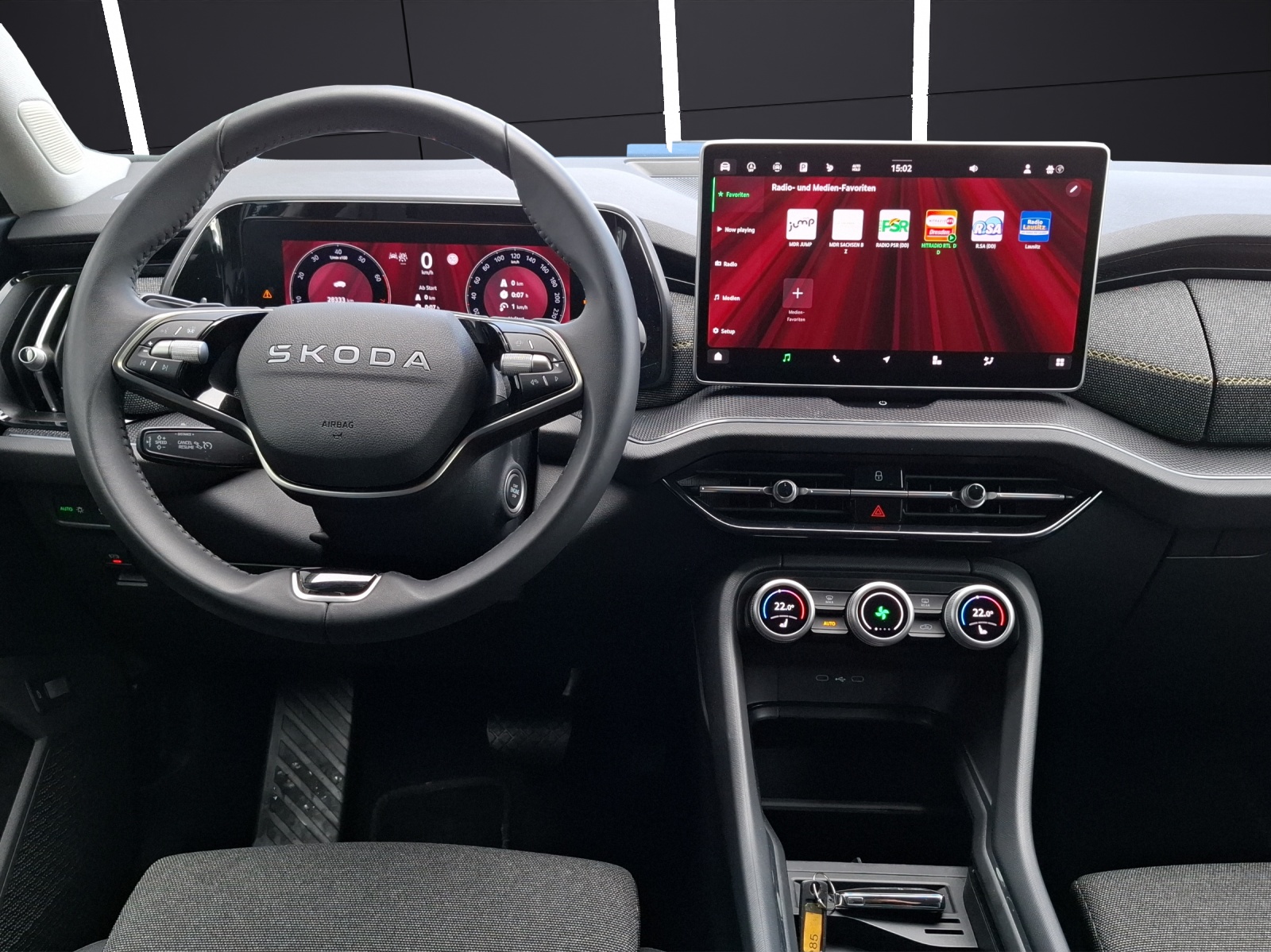 Fahrzeugabbildung SKODA Kodiaq TSI Selection DSG 4x4 7-Si Matrix AHK Navi AID ACC RFK SH