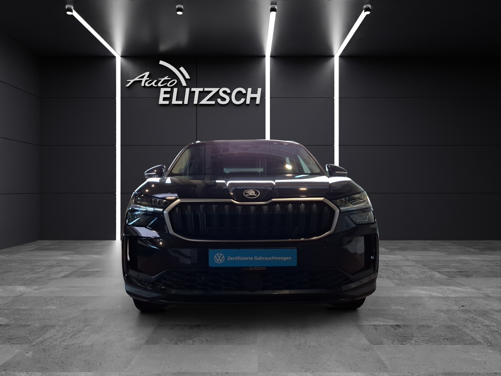 Fahrzeugabbildung SKODA Kodiaq TSI Selection DSG 4x4 7-Si Matrix AHK Navi AID ACC RFK SH