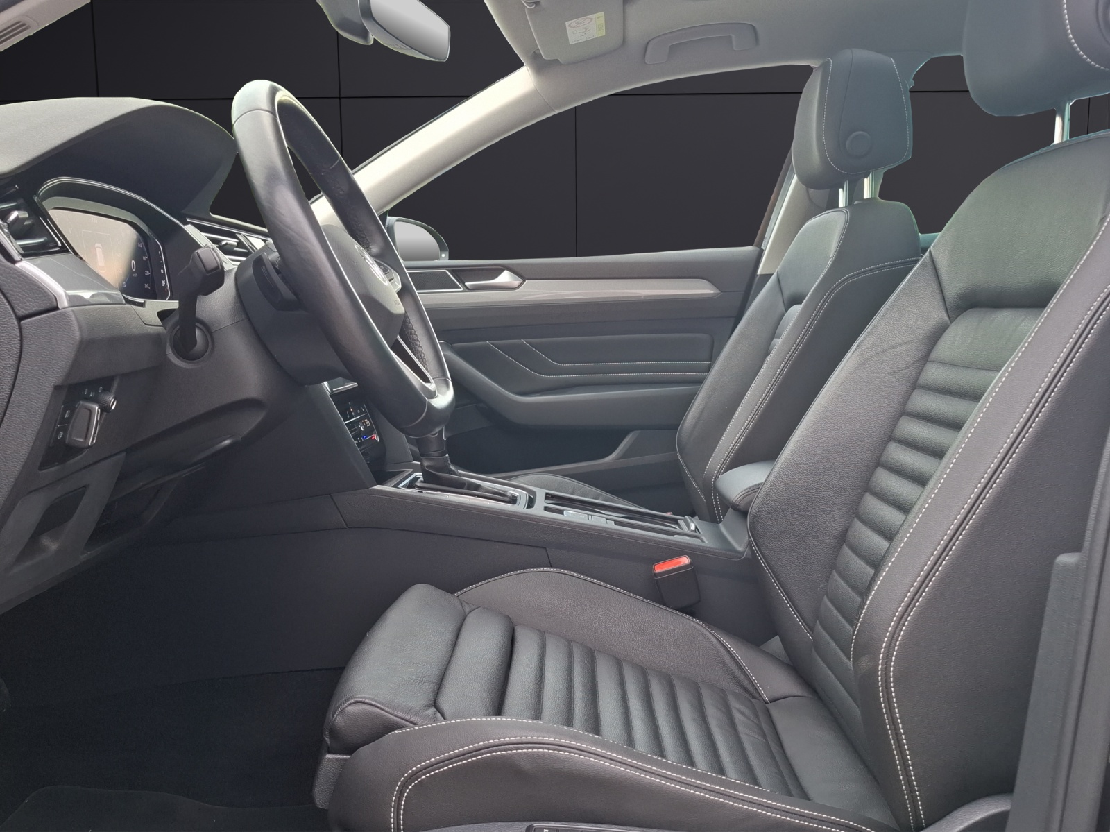 Fahrzeugabbildung Volkswagen Passat Variant TDI Business DSG Standhzg. Matrix AHK Navi HUD AID Pano ACC RFK Leder SH