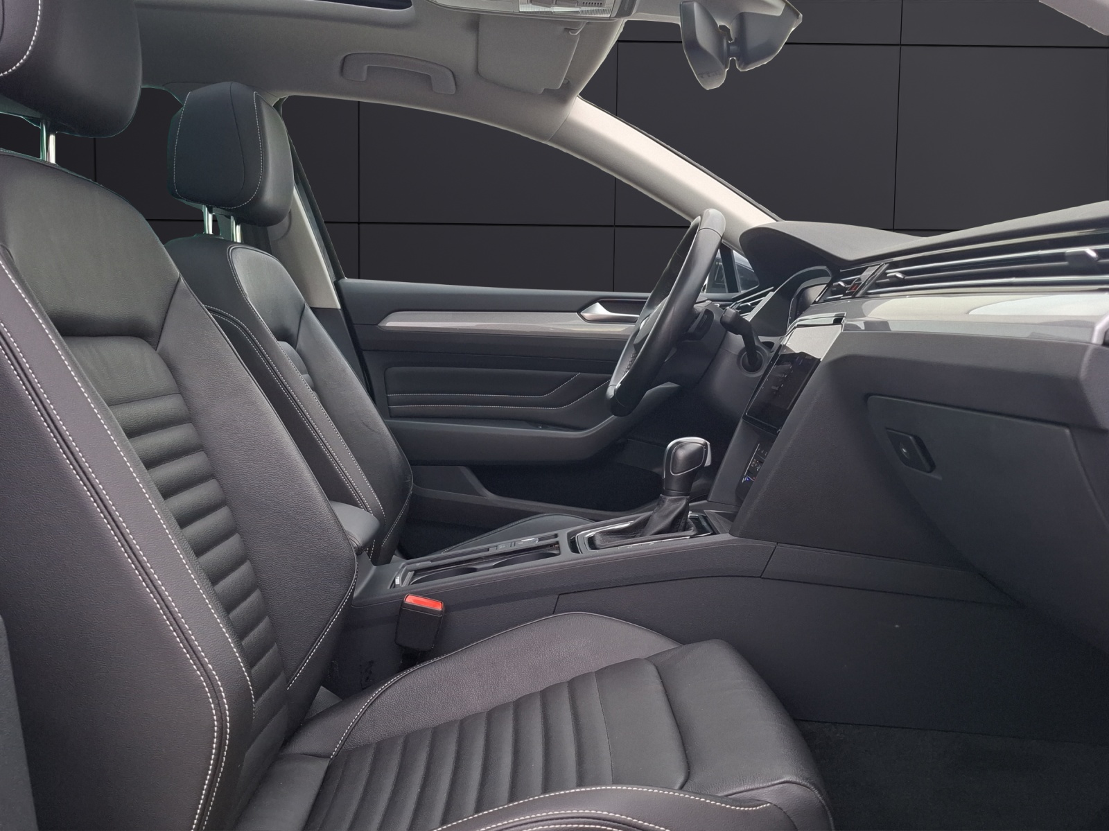 Fahrzeugabbildung Volkswagen Passat Variant TDI Business DSG Standhzg. Matrix AHK Navi HUD AID Pano ACC RFK Leder SH