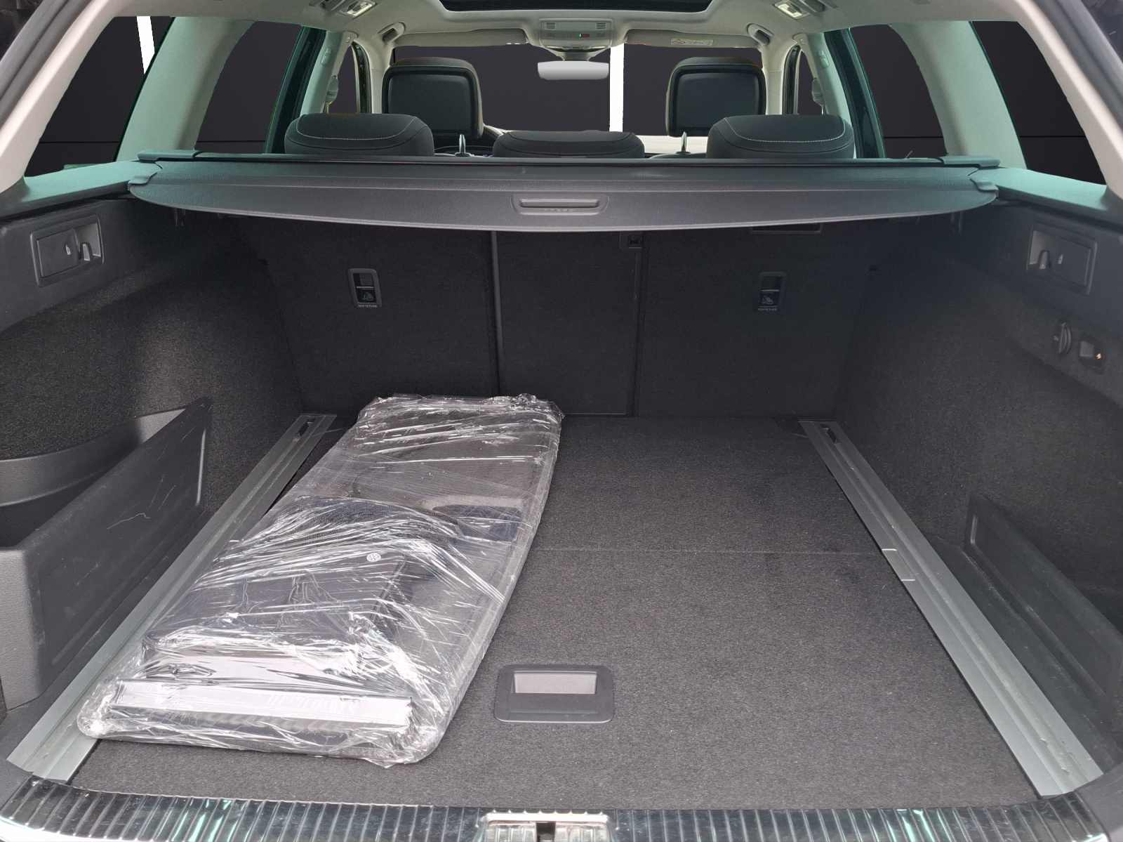 Fahrzeugabbildung Volkswagen Passat Variant TDI Business DSG Standhzg. Matrix AHK Navi HUD AID Pano ACC RFK Leder SH
