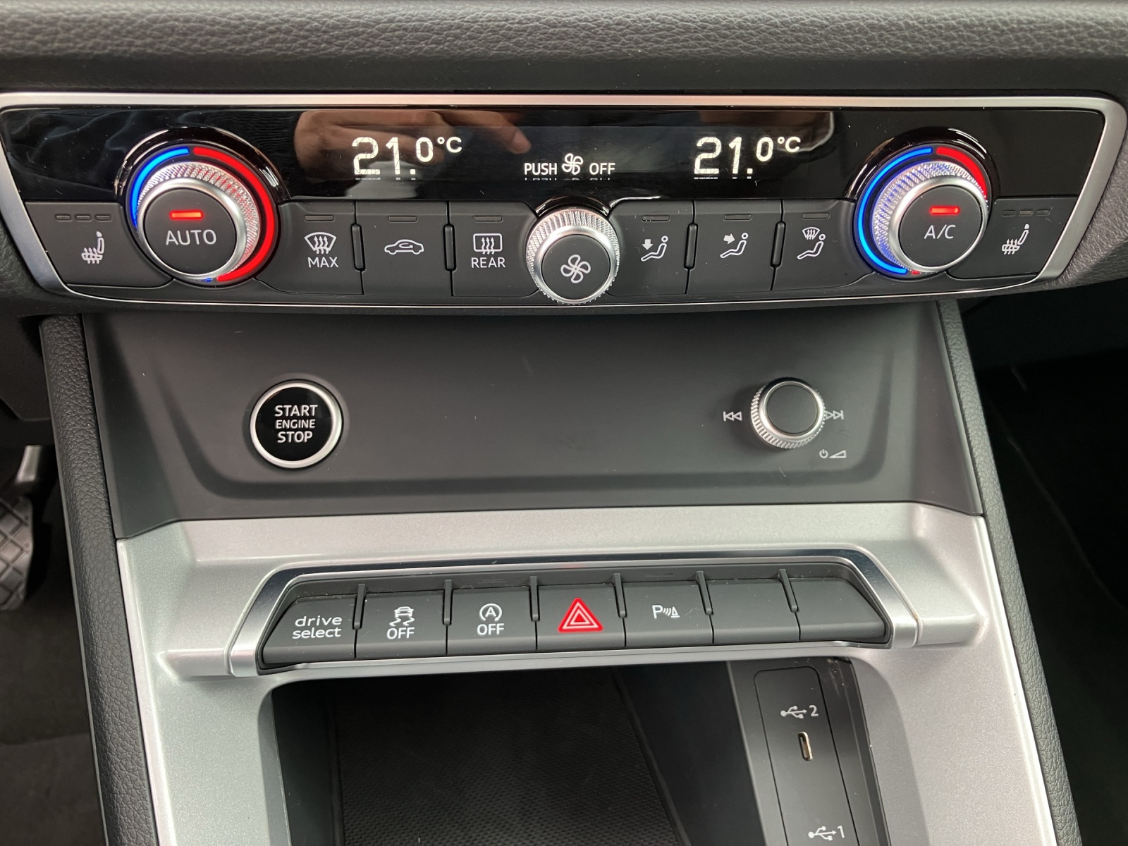 Fahrzeugabbildung Audi Q3 35 TDI quattro S-line S-tronic Navi AVC GRA RFK SH