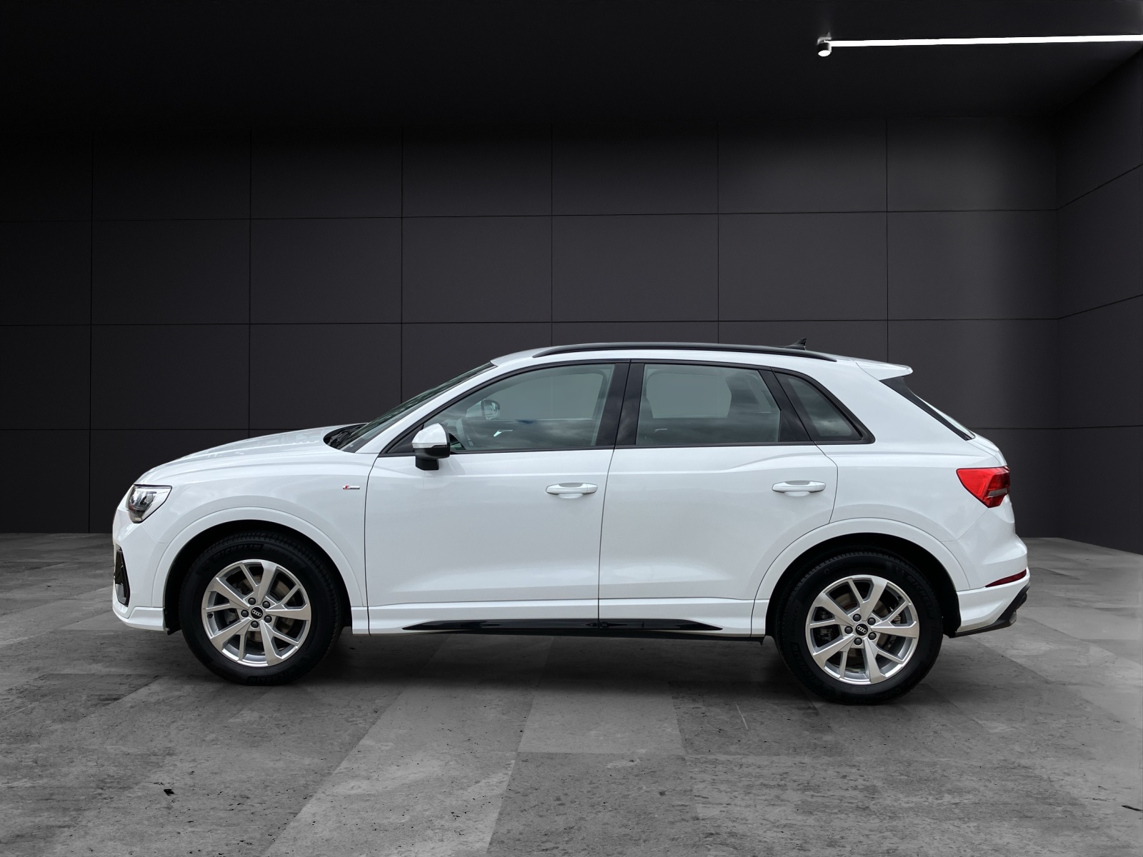 Fahrzeugabbildung Audi Q3 35 TDI quattro S-line S-tronic Navi AVC GRA RFK SH