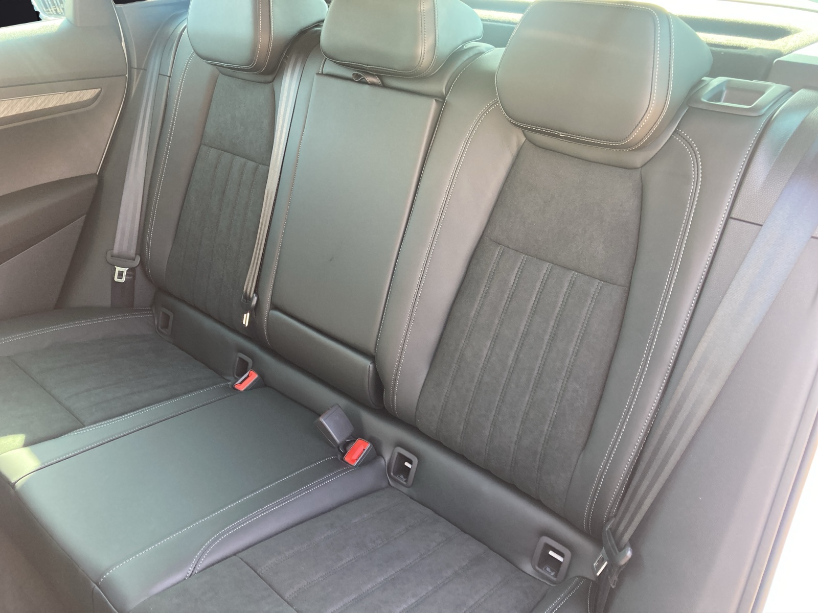 Fahrzeugabbildung SKODA Karoq Tour 1,5 TSI DSG Matrix-LED, AZV, Digital Cockpit,