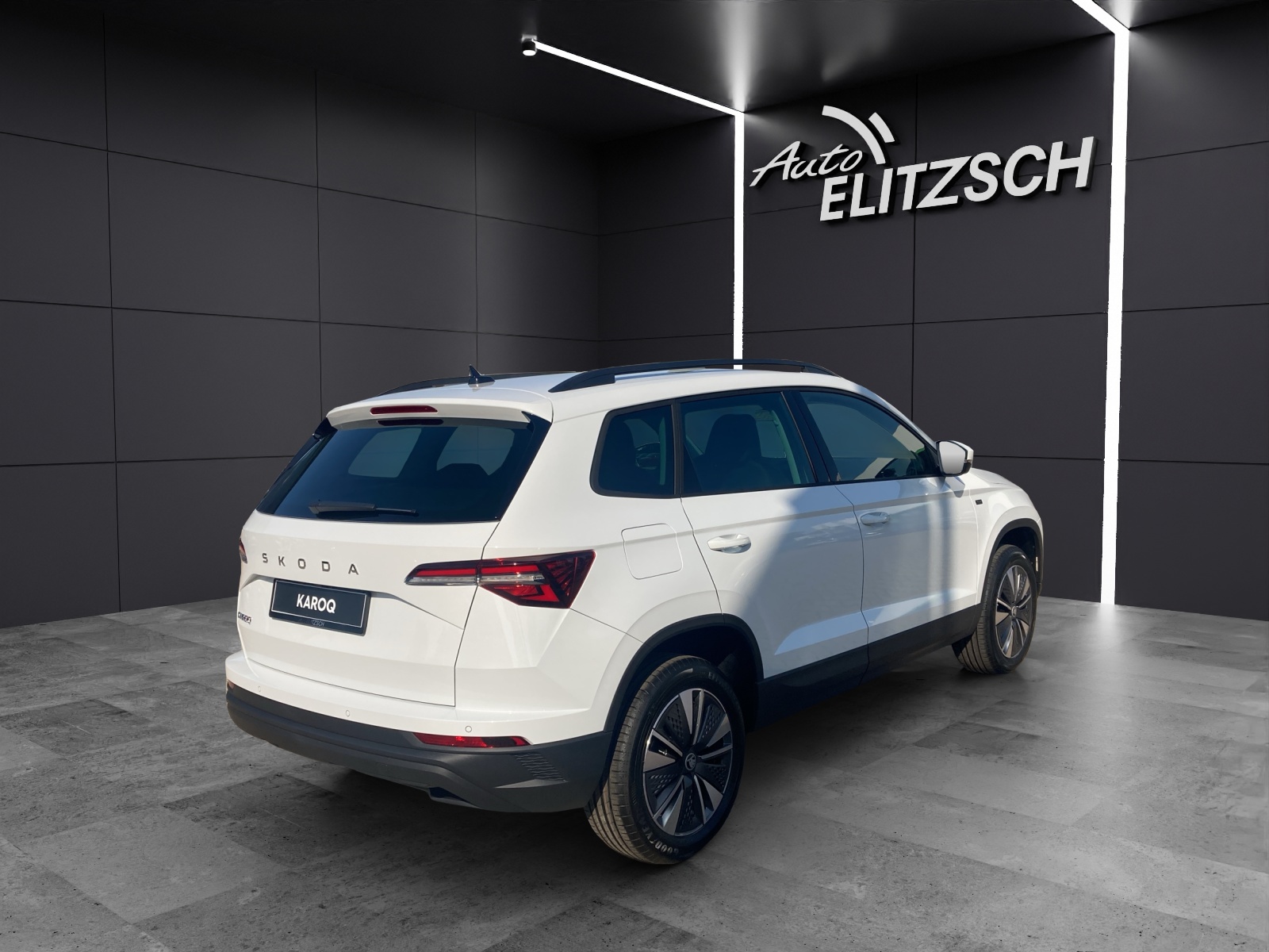 Fahrzeugabbildung SKODA Karoq Tour 1,5 TSI DSG Matrix-LED, AZV, Digital Cockpit,