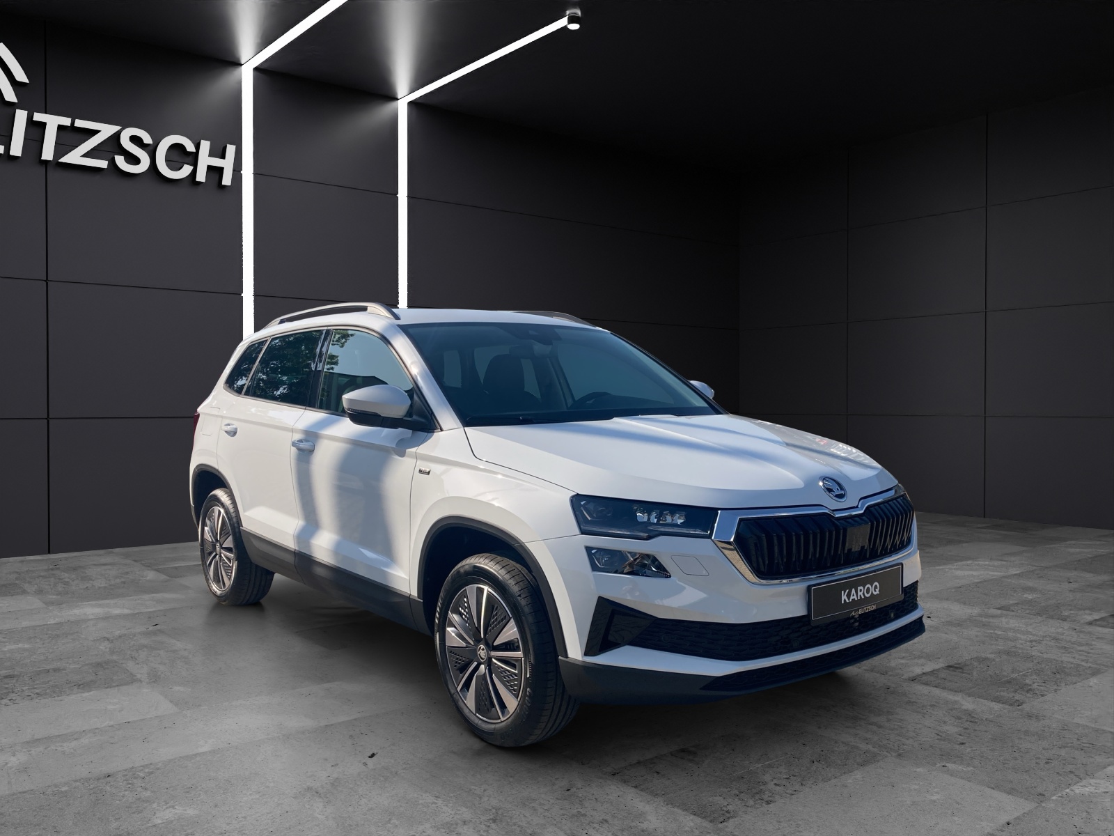 Fahrzeugabbildung SKODA Karoq Tour 1,5 TSI DSG Matrix-LED, AZV, Digital Cockpit,