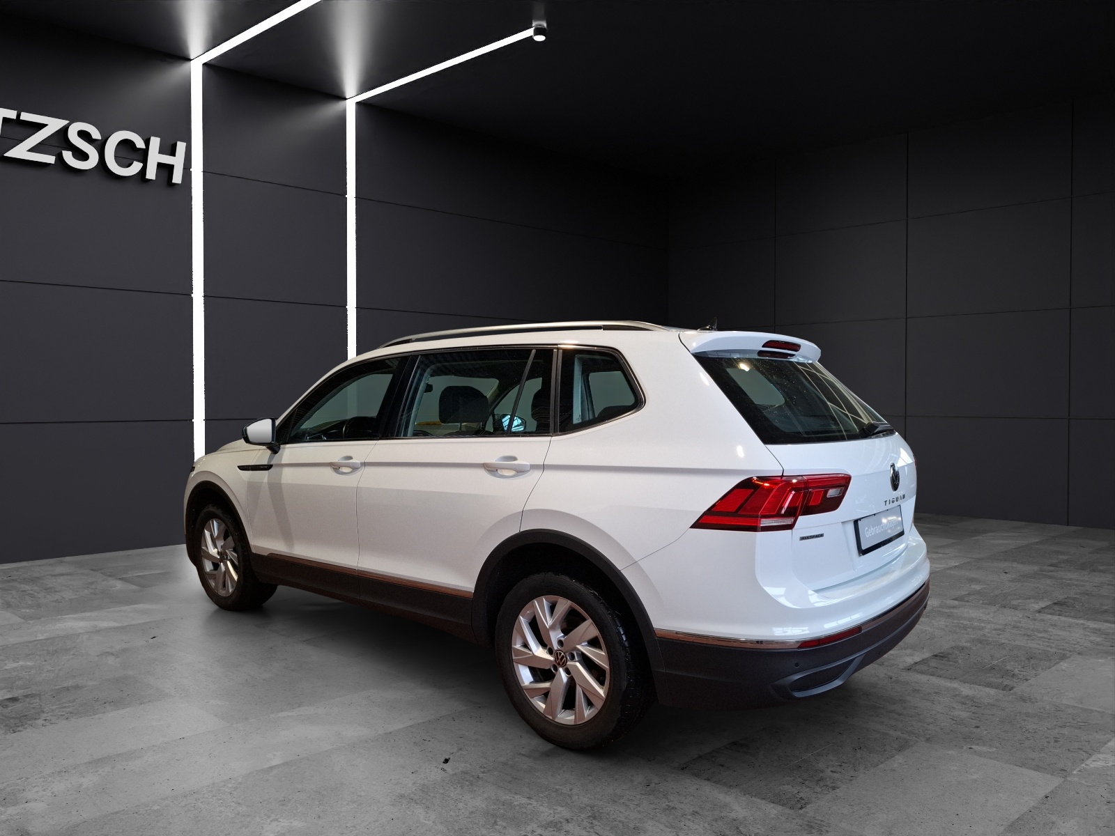 Fahrzeugabbildung Volkswagen Tiguan Allspace TSI Life LED APP AID ACC PDC SH 18