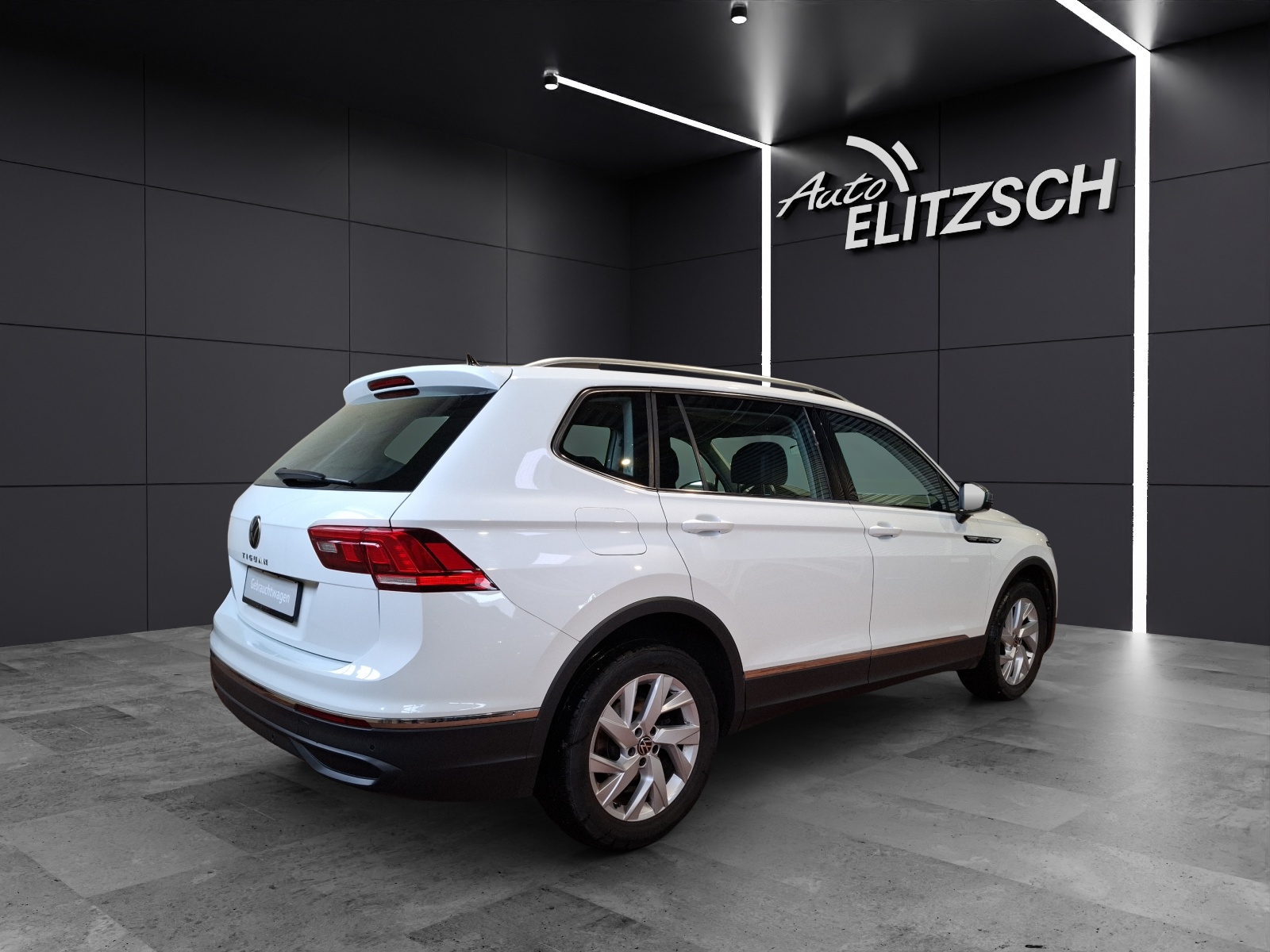 Fahrzeugabbildung Volkswagen Tiguan Allspace TSI Life LED APP AID ACC PDC SH 18