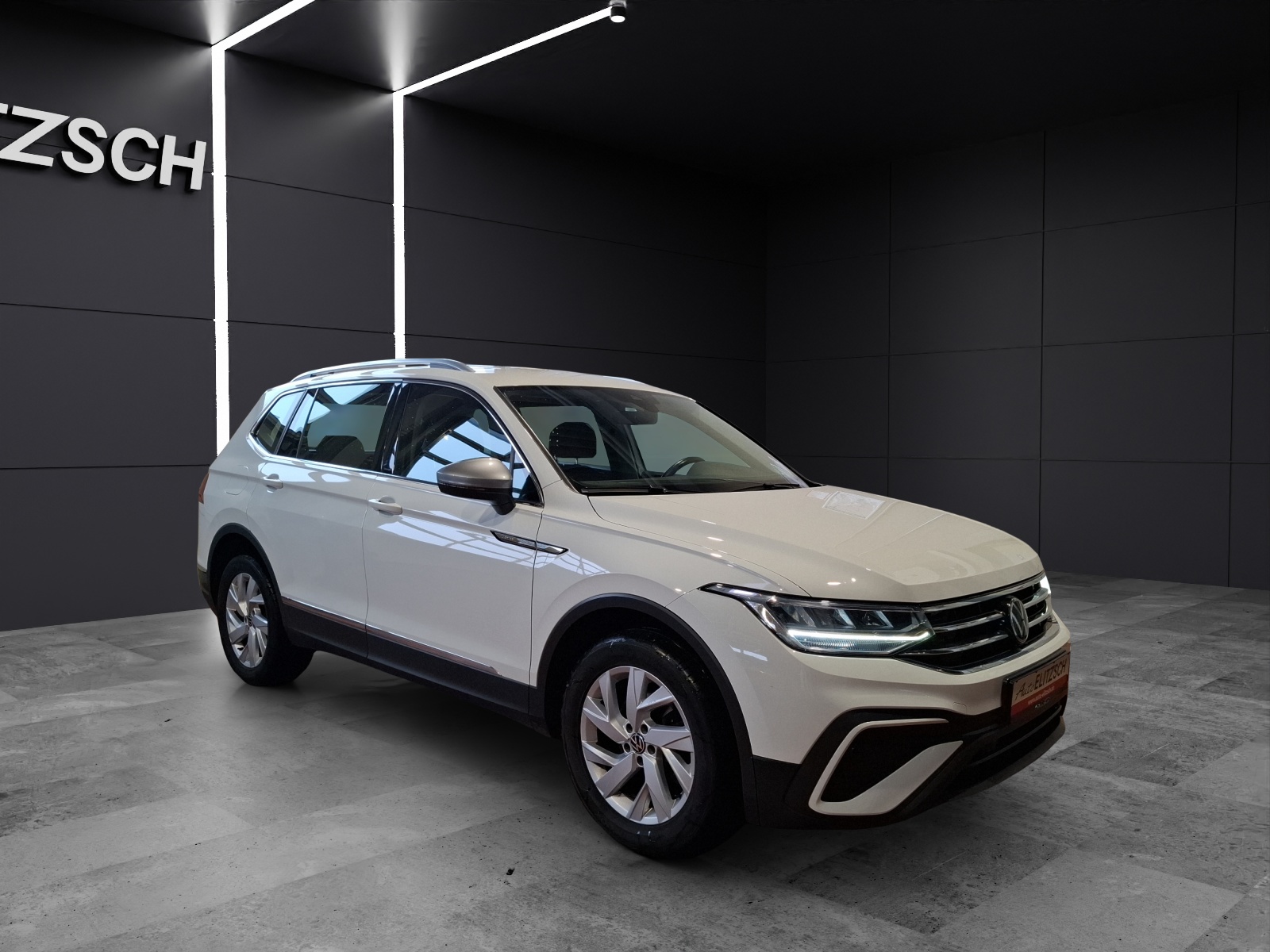 Fahrzeugabbildung Volkswagen Tiguan Allspace TSI Life LED APP AID ACC PDC SH 18