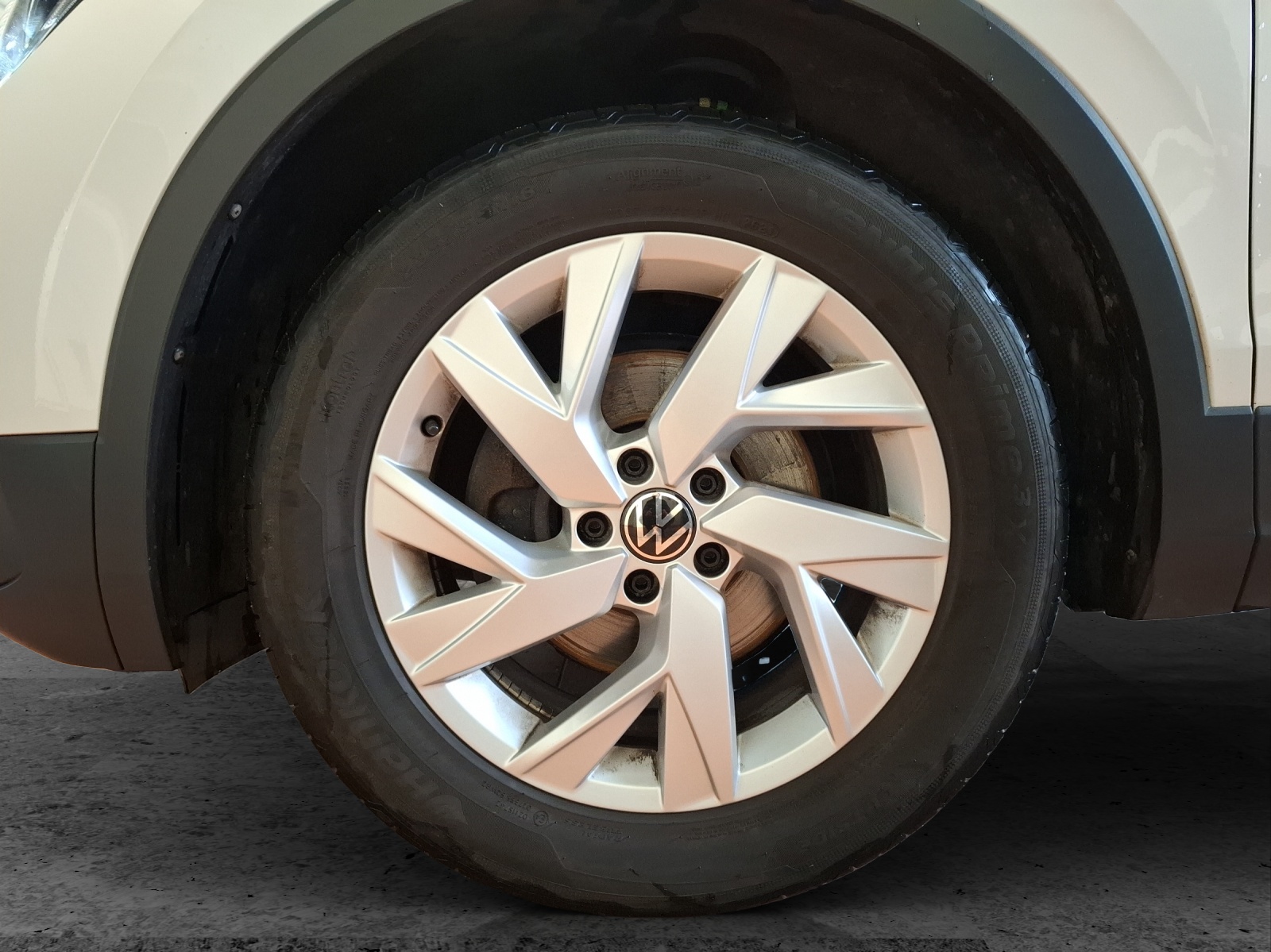 Fahrzeugabbildung Volkswagen Tiguan Allspace TSI Life LED APP AID ACC PDC SH 18