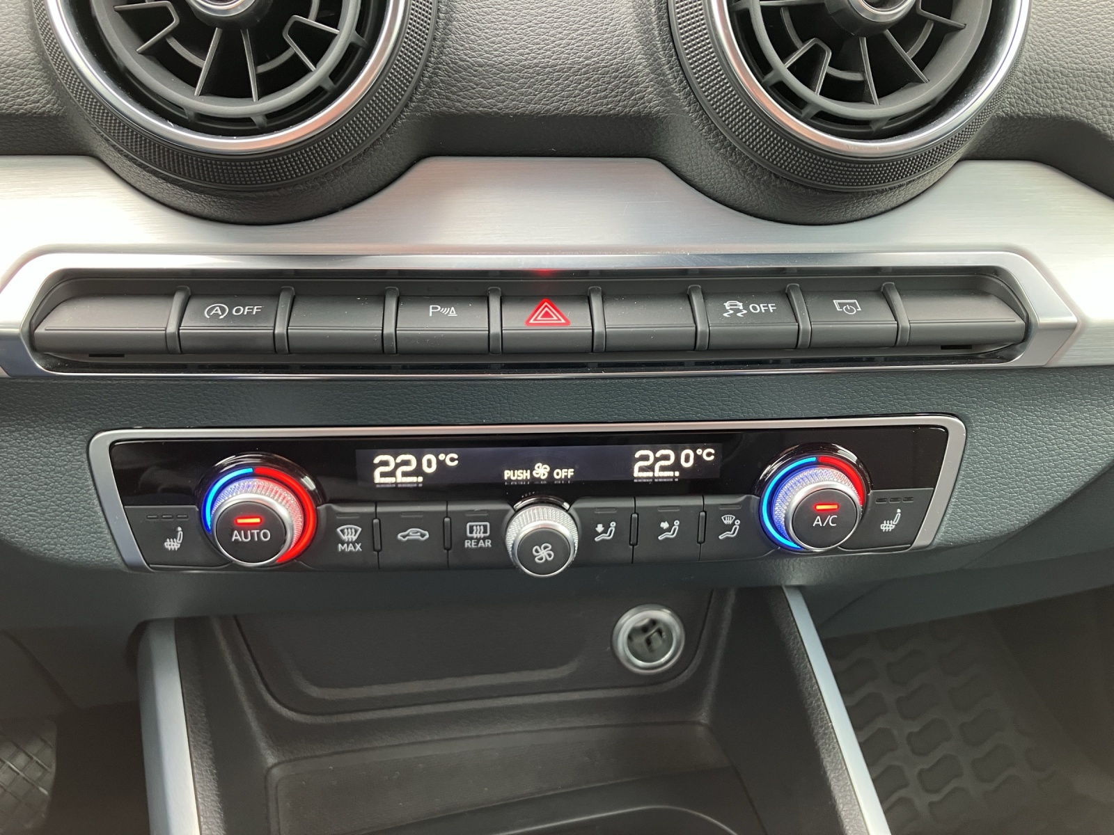 Fahrzeugabbildung Audi Q2 TFSI quattro S tronic LED SHZ APS Plus