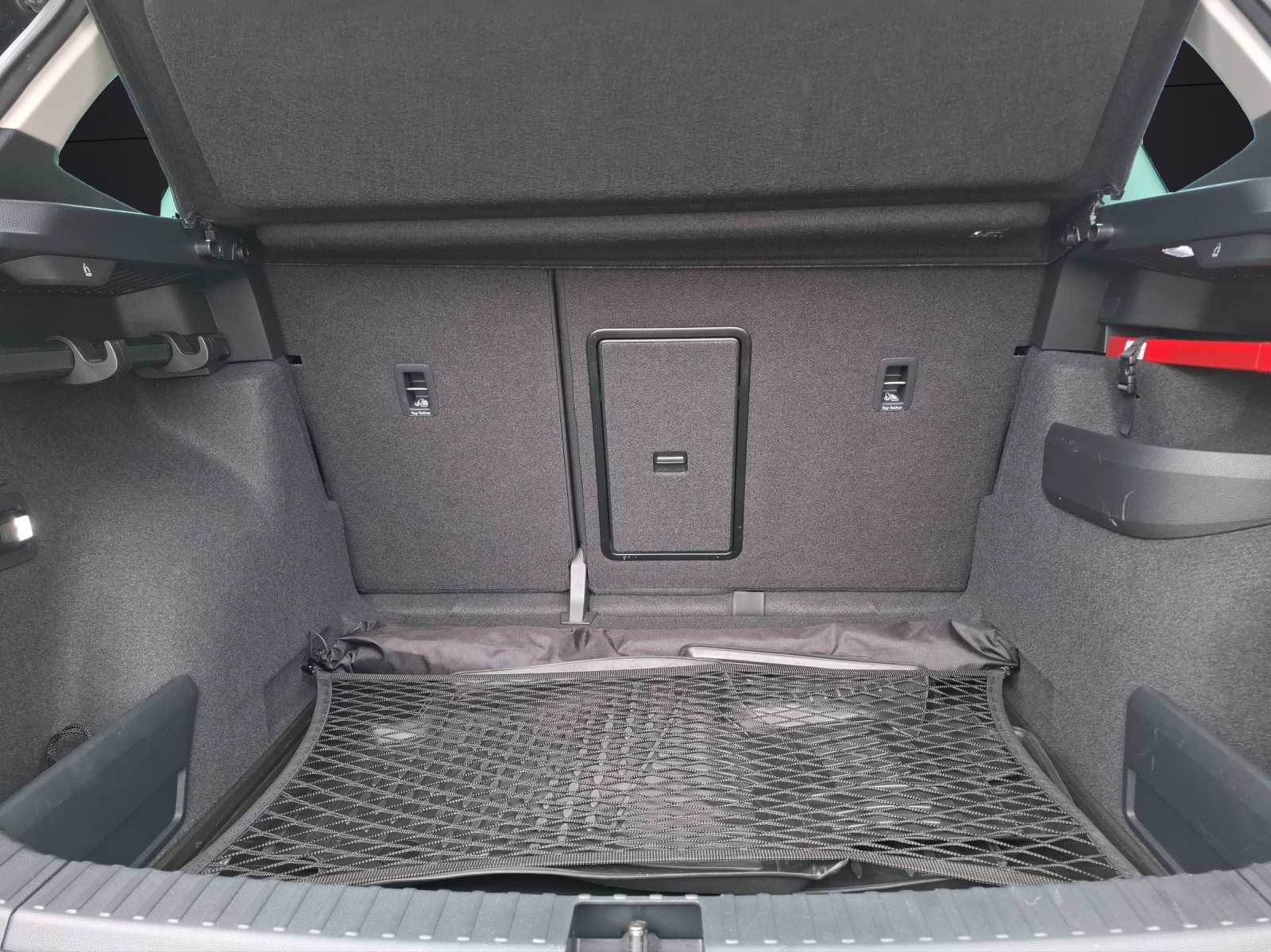 Fahrzeugabbildung SKODA Karoq TSI Drive-125 DSG LED Navi AID ACC RFK SH