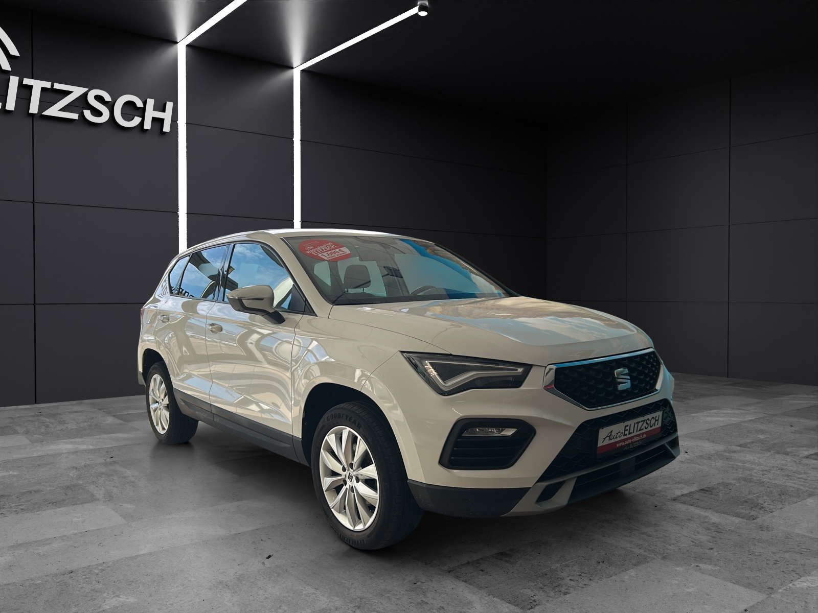 Fahrzeugabbildung SEAT Ateca TSI Style LED Navi GRA RFK SH