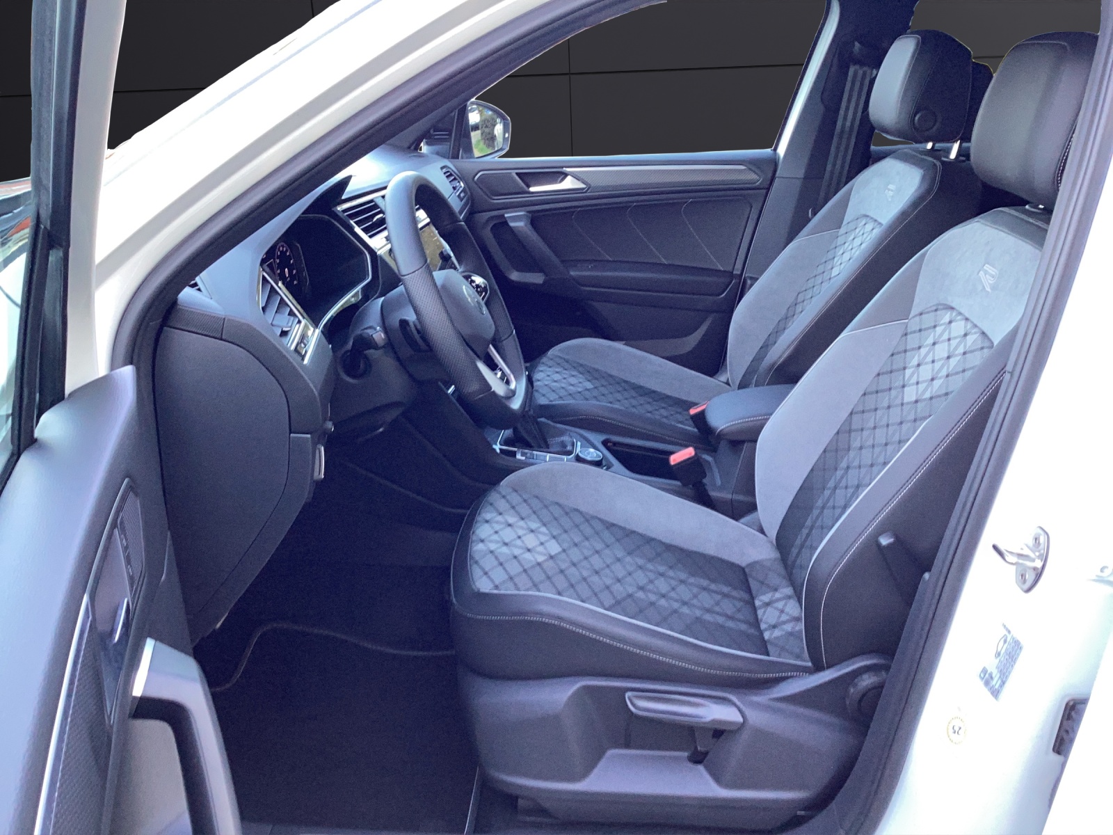 Fahrzeugabbildung Volkswagen Tiguan Allspace R-Line 4Motion SH LM20
