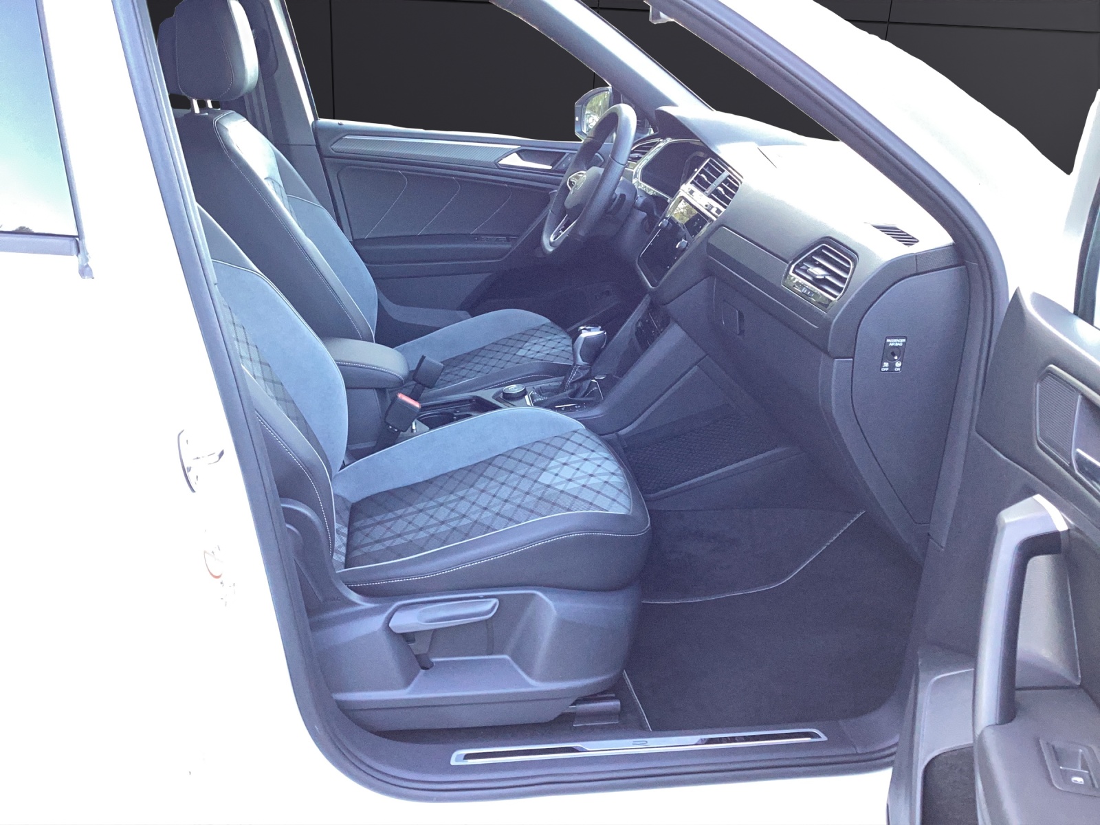 Fahrzeugabbildung Volkswagen Tiguan Allspace R-Line 4Motion SH LM20