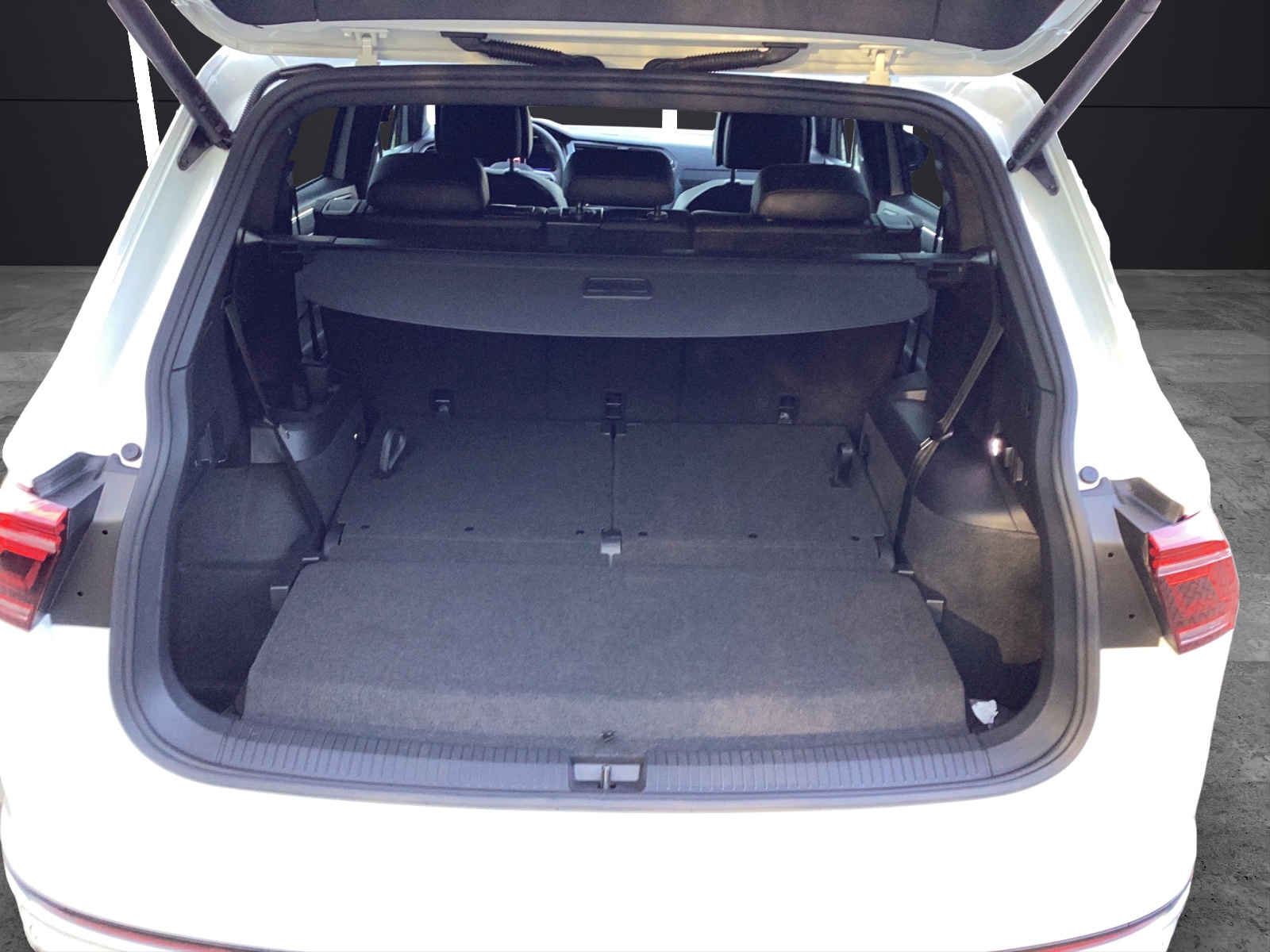 Fahrzeugabbildung Volkswagen Tiguan Allspace R-Line 4Motion SH LM20