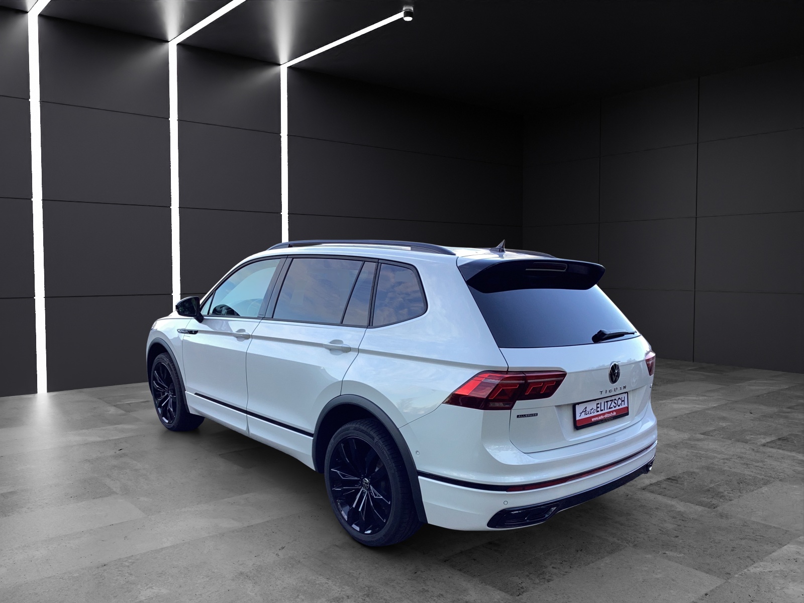 Fahrzeugabbildung Volkswagen Tiguan Allspace R-Line 4Motion SH LM20