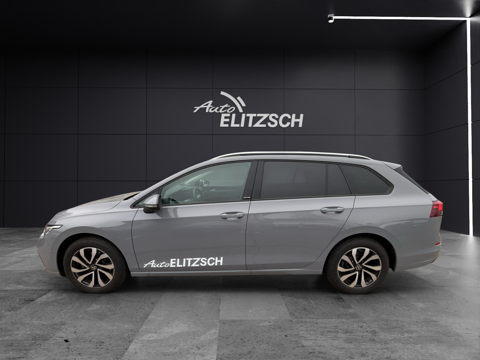 Fahrzeugabbildung Volkswagen Golf VIII Variant eTSI Active DSG LED ACC SHZ Navi RearView AppConnect