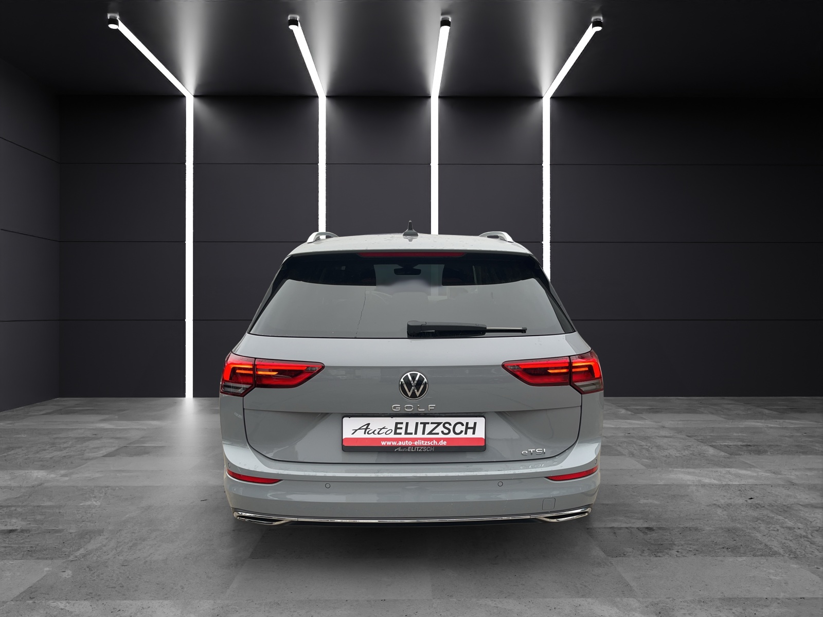 Fahrzeugabbildung Volkswagen Golf VIII Variant eTSI Active DSG LED ACC SHZ Navi RearView AppConnect