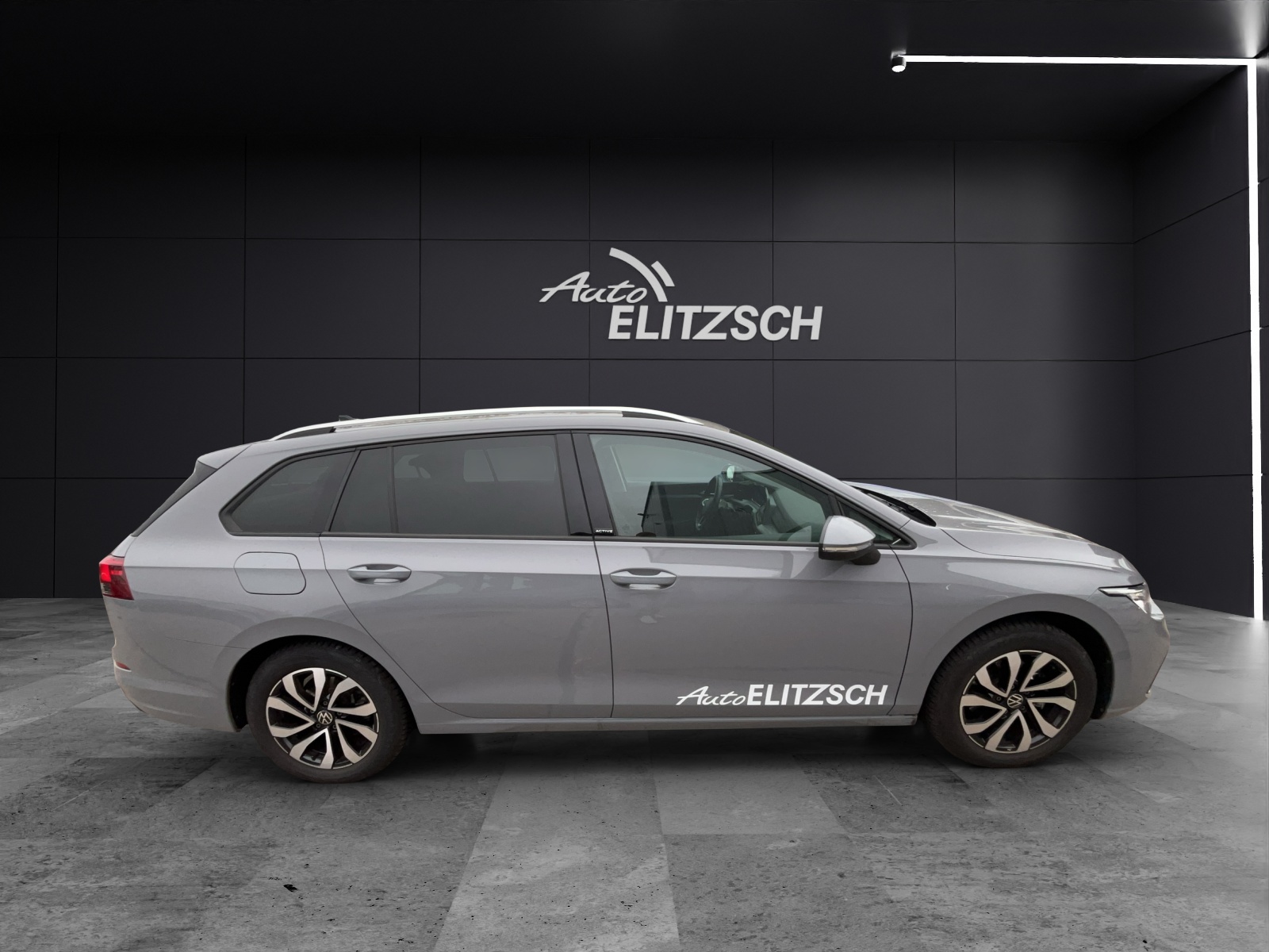 Fahrzeugabbildung Volkswagen Golf VIII Variant eTSI Active DSG LED ACC SHZ Navi RearView AppConnect