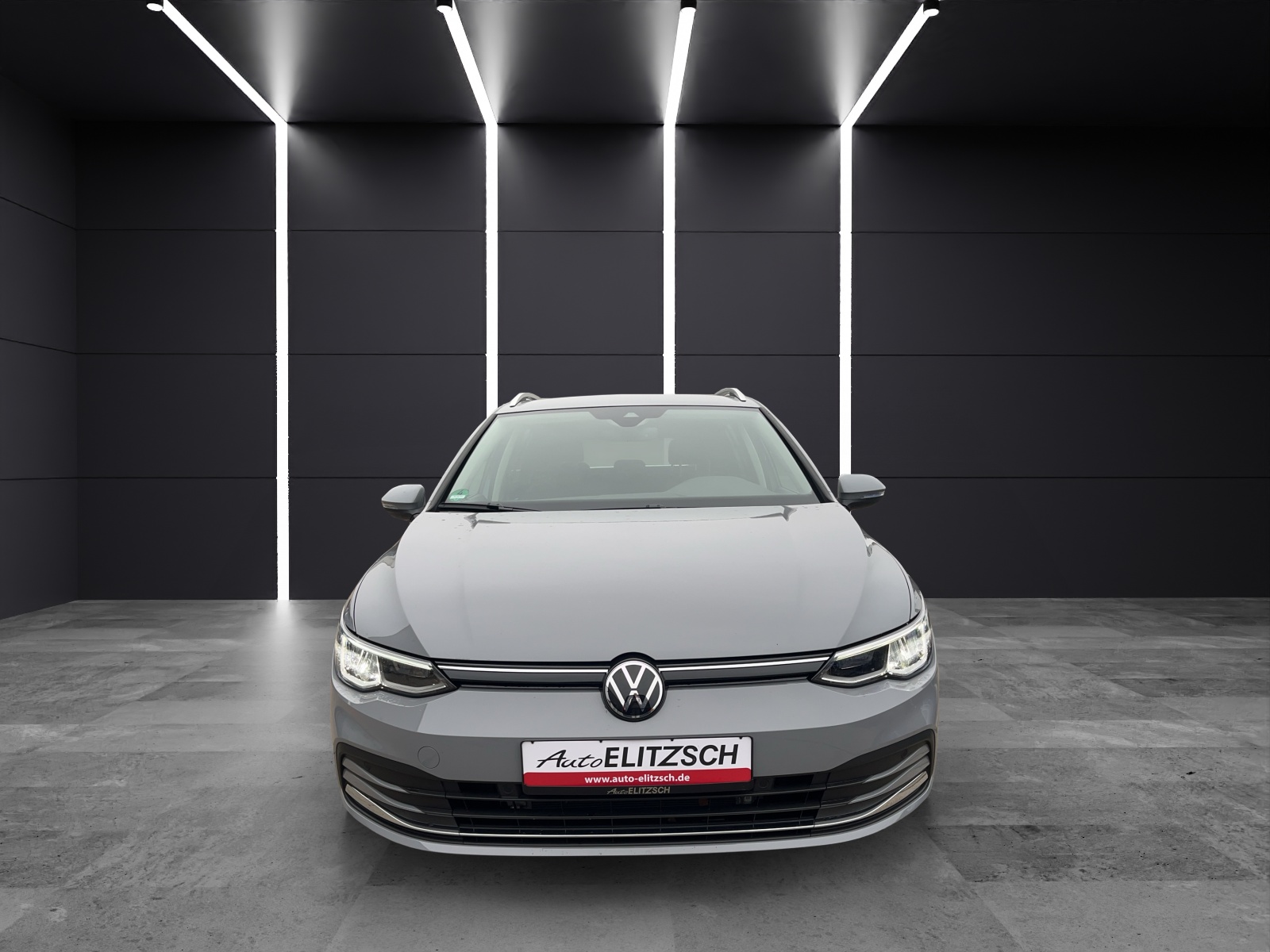 Fahrzeugabbildung Volkswagen Golf VIII Variant eTSI Active DSG LED ACC SHZ Navi RearView AppConnect