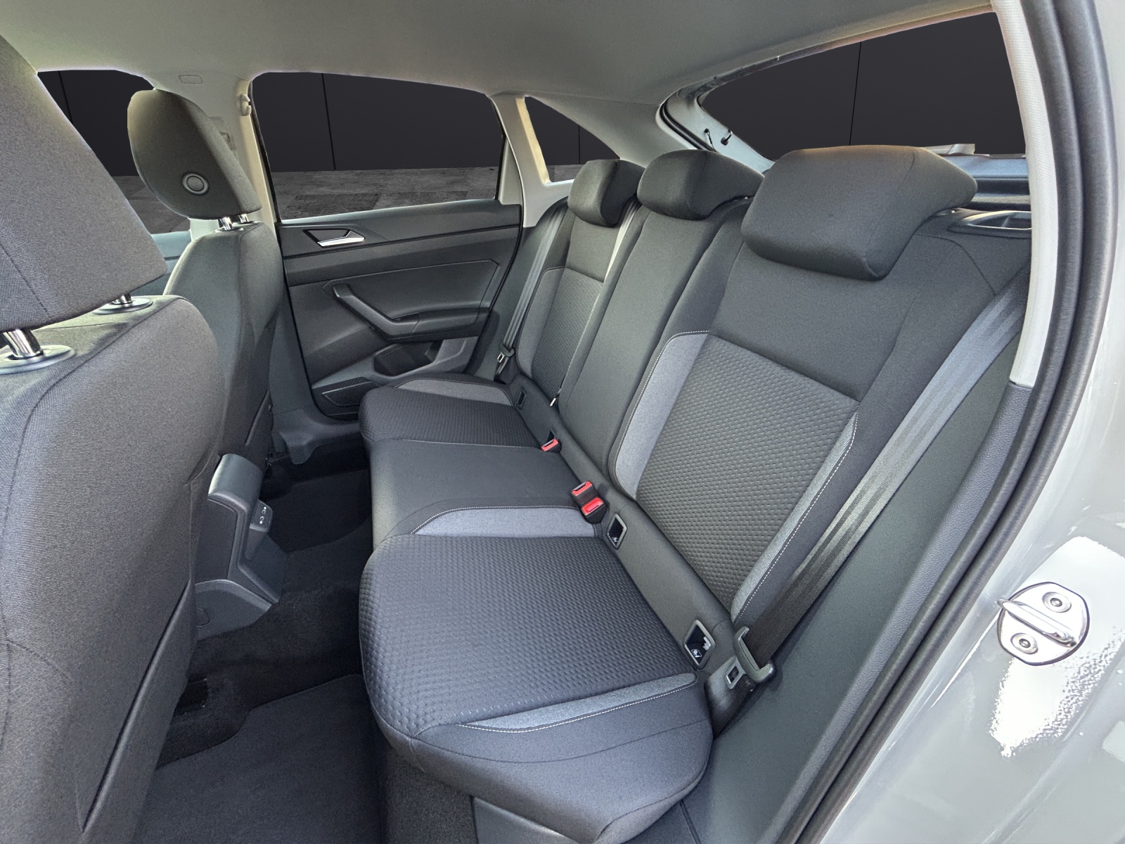 Fahrzeugabbildung Volkswagen Taigo Life LED NAVI DAB