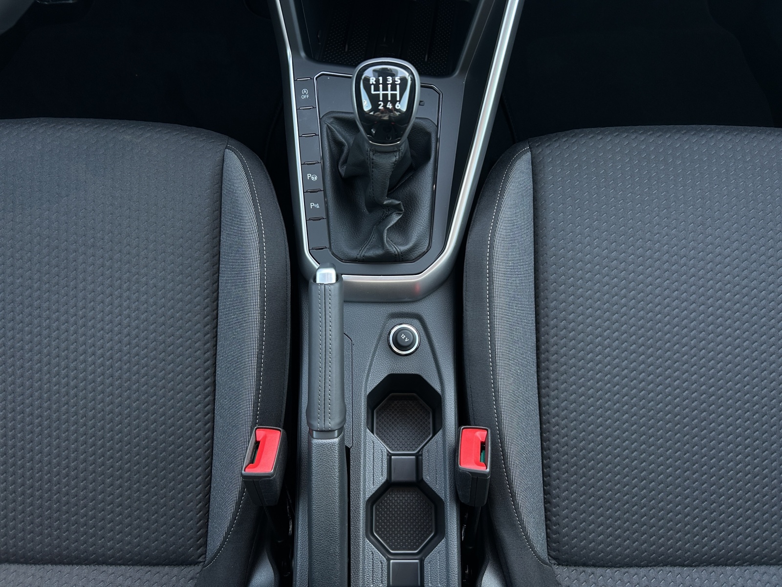 Fahrzeugabbildung Volkswagen Taigo Life LED NAVI DAB