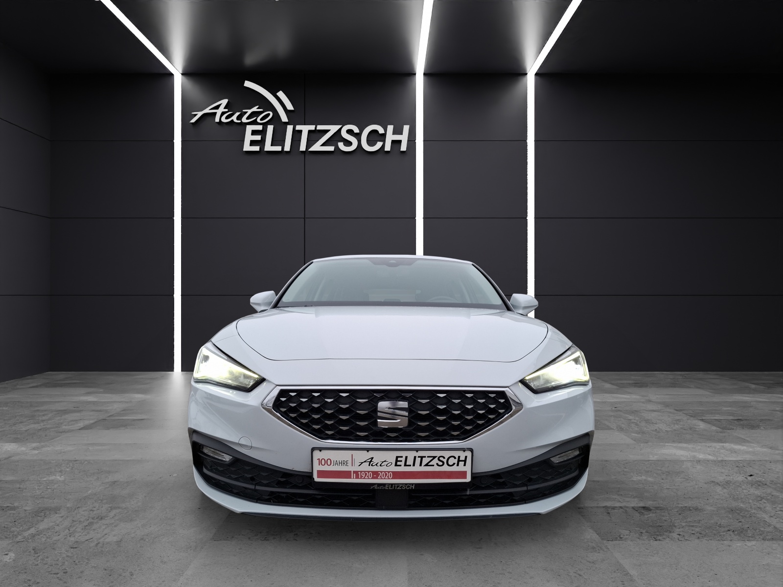 Fahrzeugabbildung SEAT Leon TSI Xcellence DSG LED AHK Navi ACC Park-Aassist SH