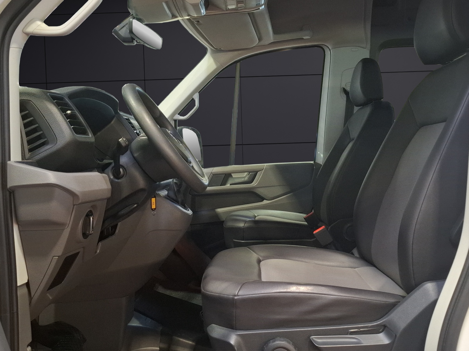 Fahrzeugabbildung Volkswagen Crafter Kombi 35 MR DSG 4Mo.8-Si Rollstuhlrampe Standhzg.