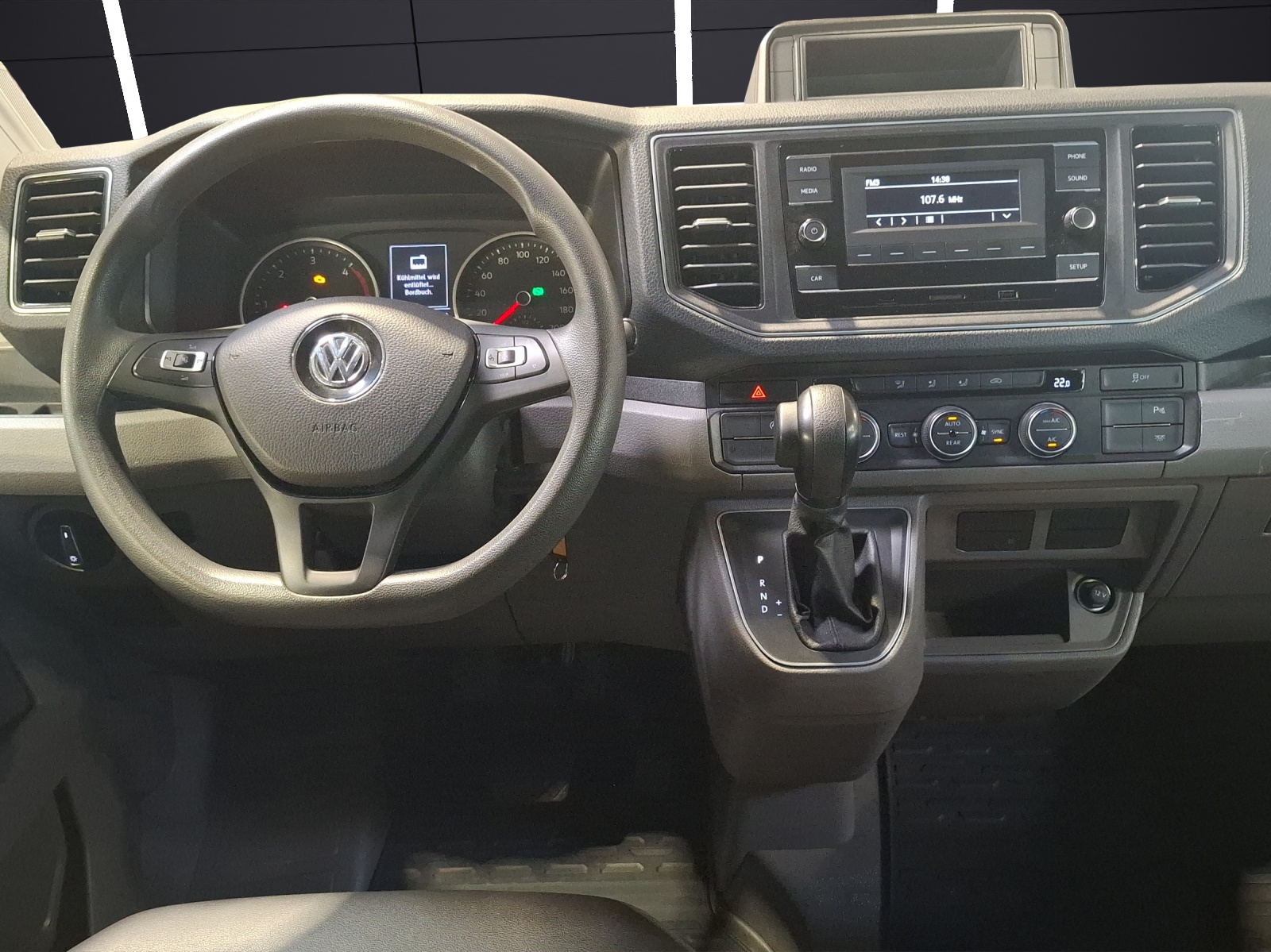 Fahrzeugabbildung Volkswagen Crafter Kombi 35 MR DSG 4Mo.8-Si Rollstuhlrampe Standhzg.
