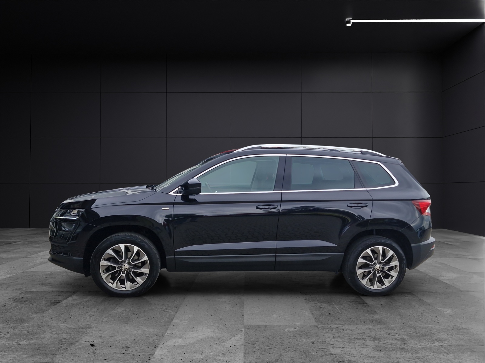 Fahrzeugabbildung SKODA Karoq Clever 1.5 TSI DSG LED Navi ACC AHK 4xSHZ VC