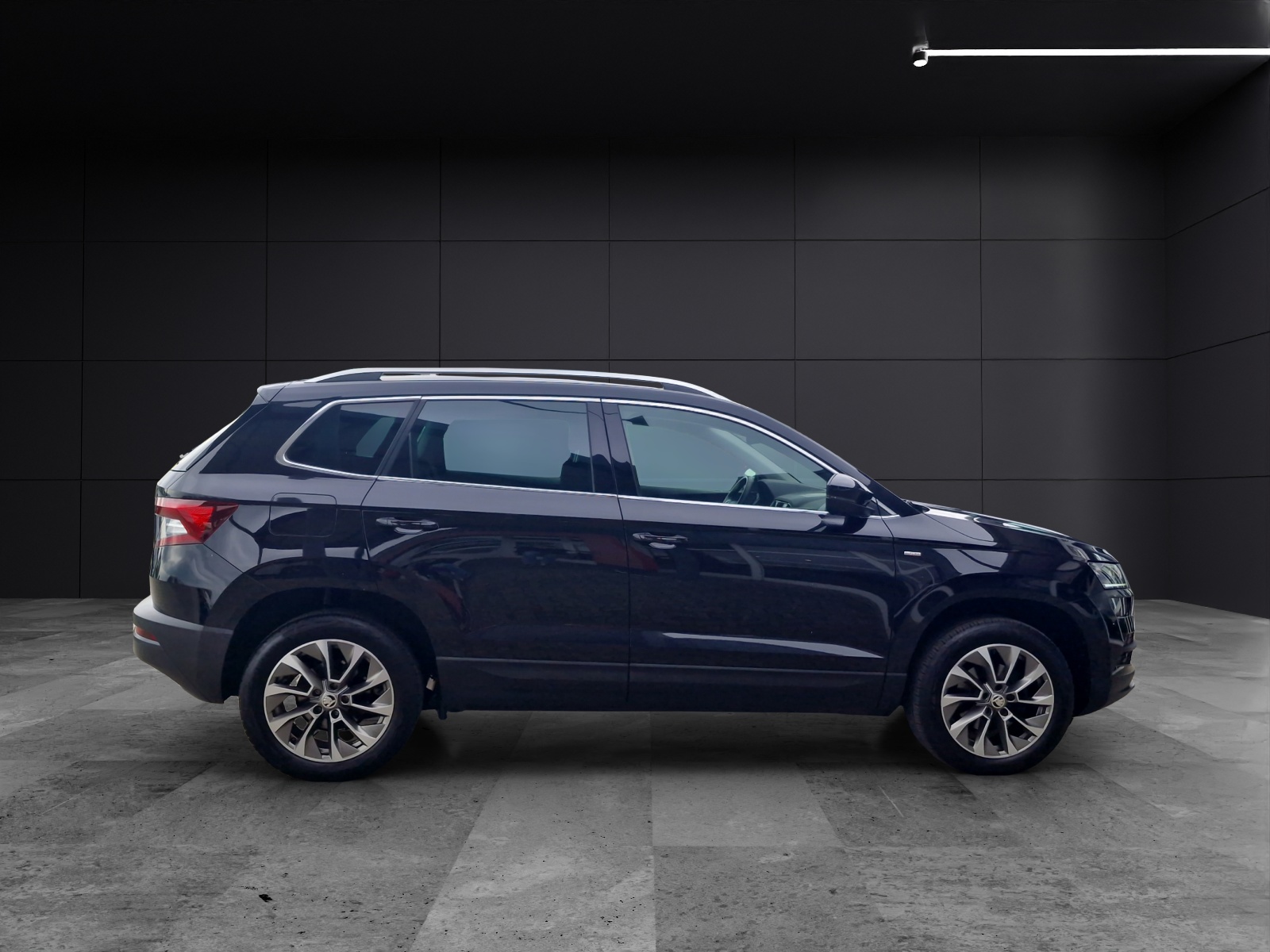 Fahrzeugabbildung SKODA Karoq Clever 1.5 TSI DSG LED Navi ACC AHK 4xSHZ VC