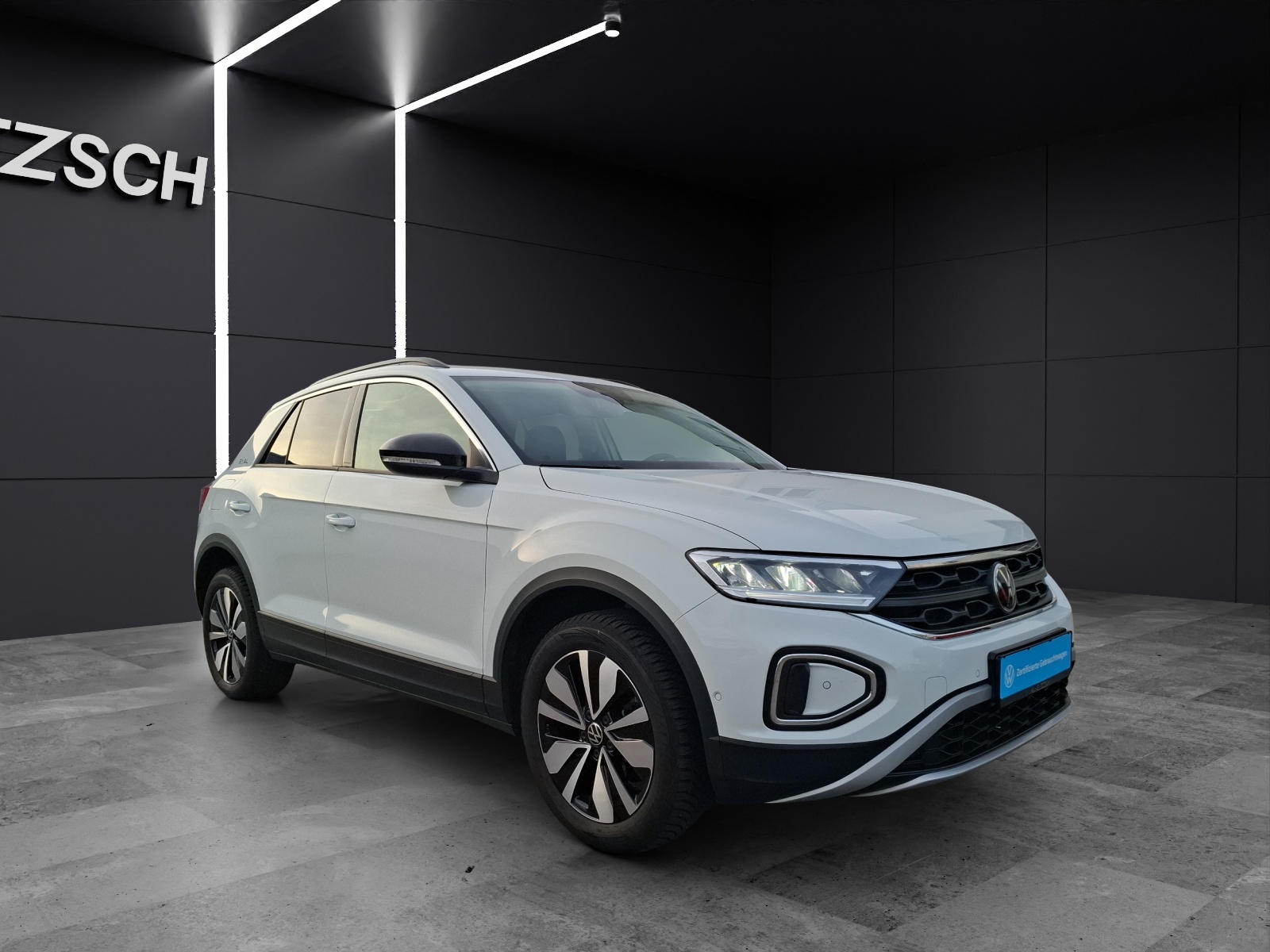 Fahrzeugabbildung Volkswagen T-Roc TSI Goal LED Navi AID ACC Park-Assist SH 17