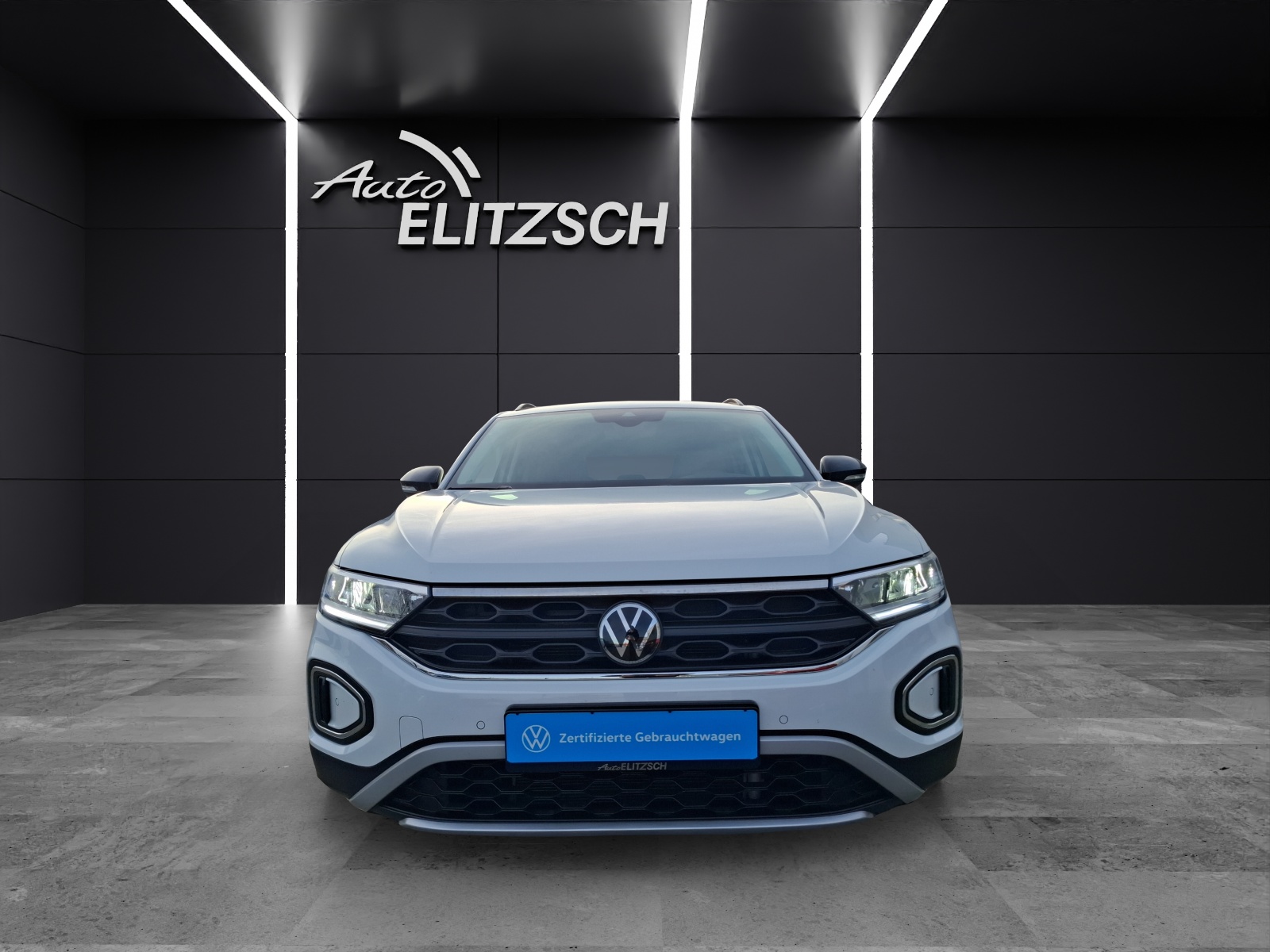 Fahrzeugabbildung Volkswagen T-Roc TSI Goal LED Navi AID ACC Park-Assist SH 17