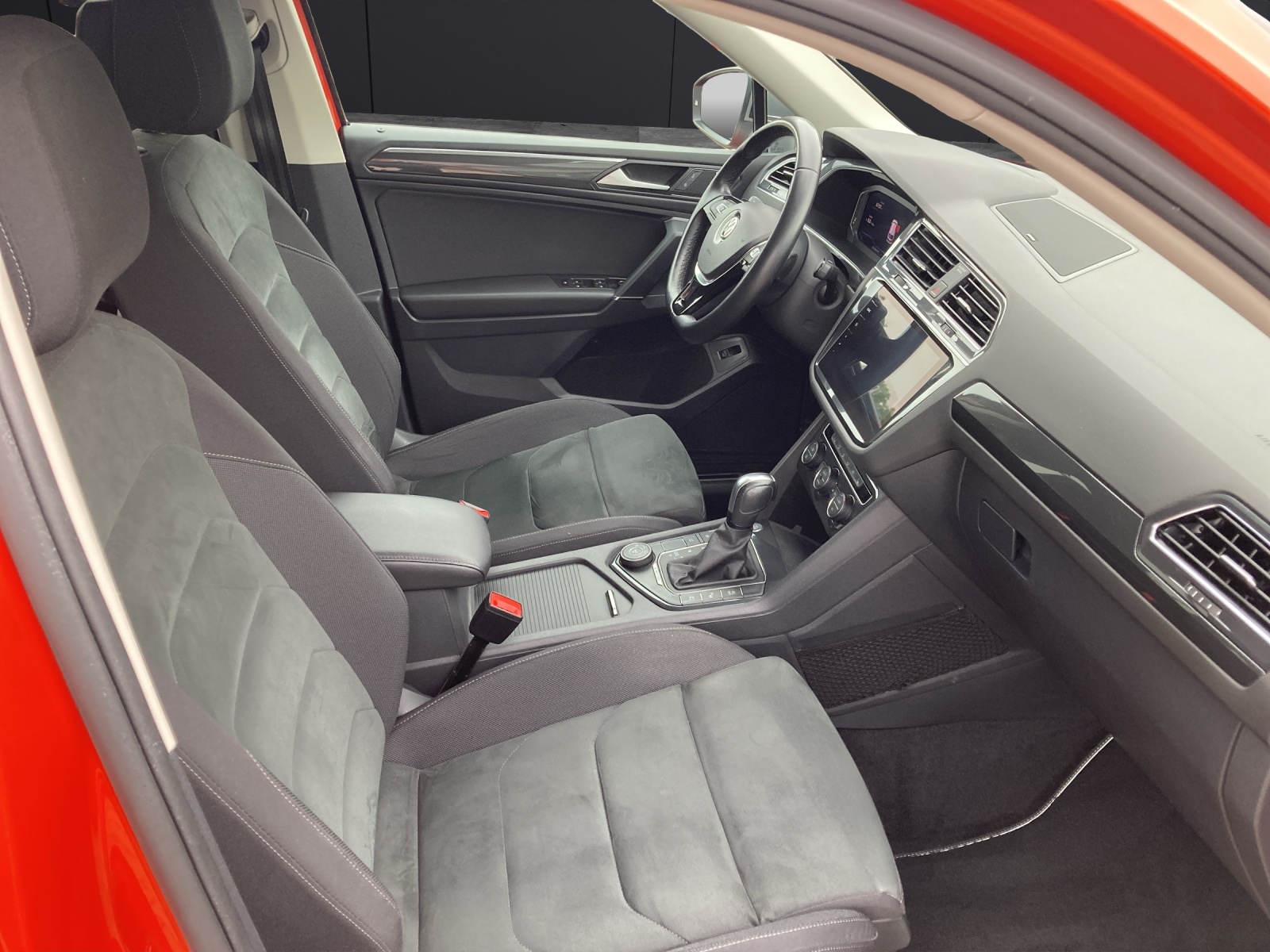 Fahrzeugabbildung Volkswagen Tiguan Allspace TDI Highline DSG 4M STH LED AHK Navi ACC RFK 19