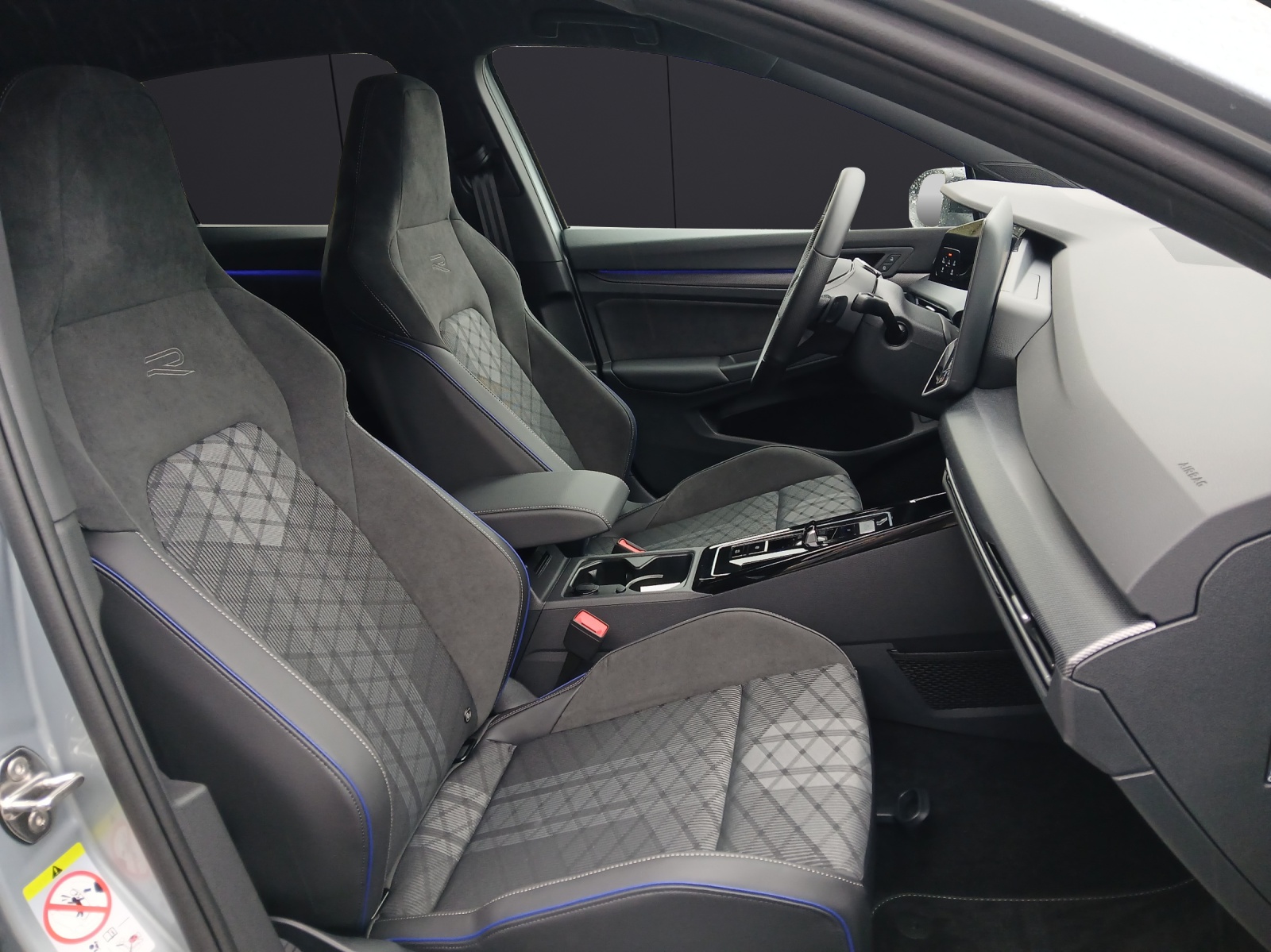 Fahrzeugabbildung Volkswagen Golf R-Line LED DAB ACC