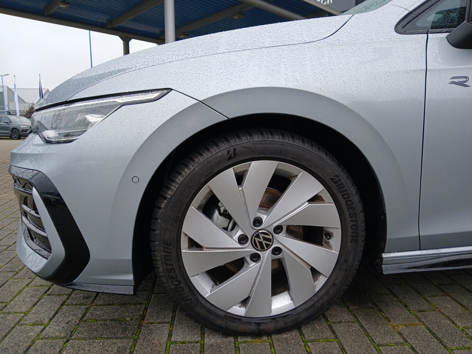 Fahrzeugabbildung Volkswagen Golf R-Line LED DAB ACC