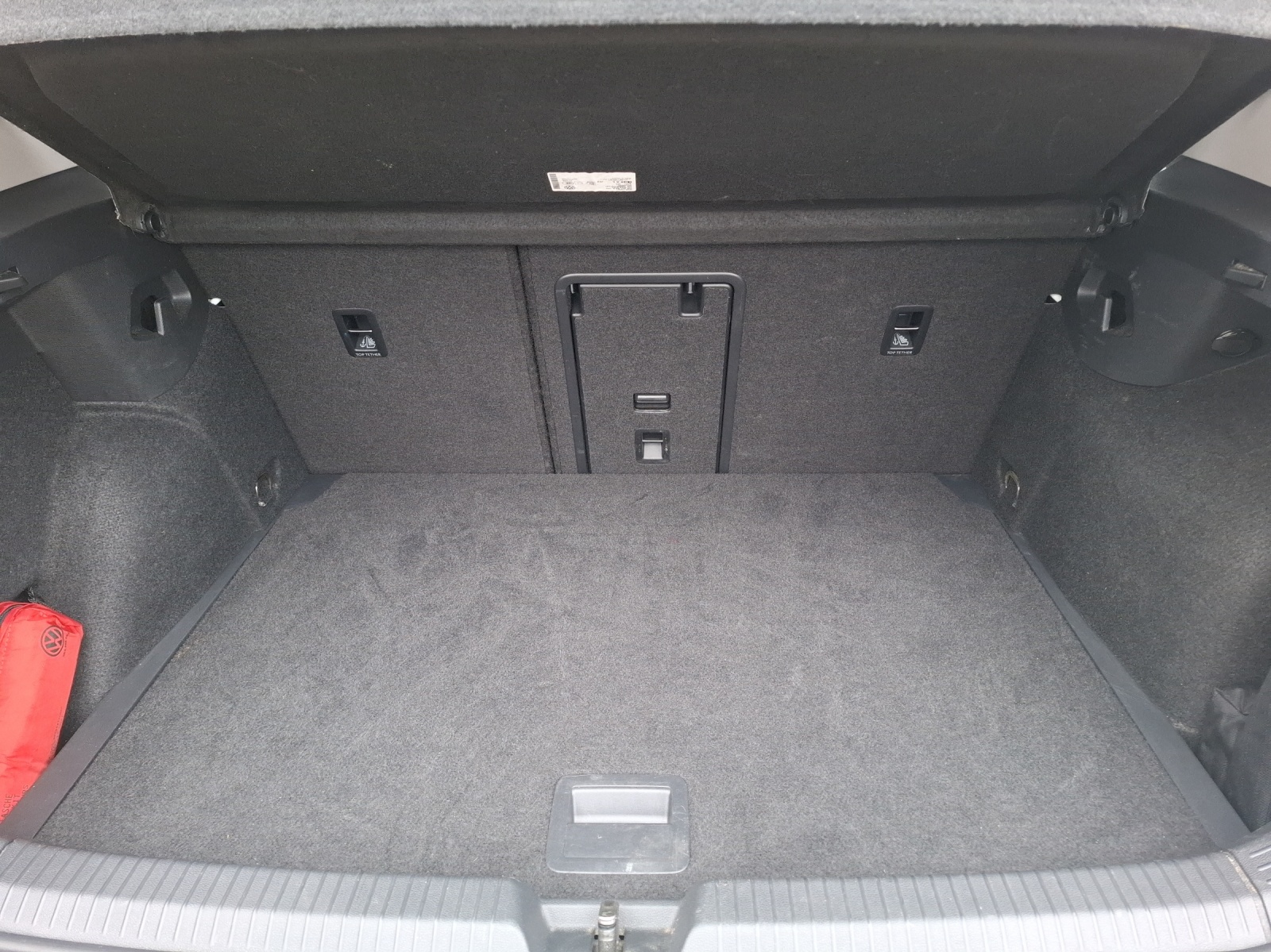 Fahrzeugabbildung Volkswagen Golf VIII TSI United LED Navi AID PDC SH LM