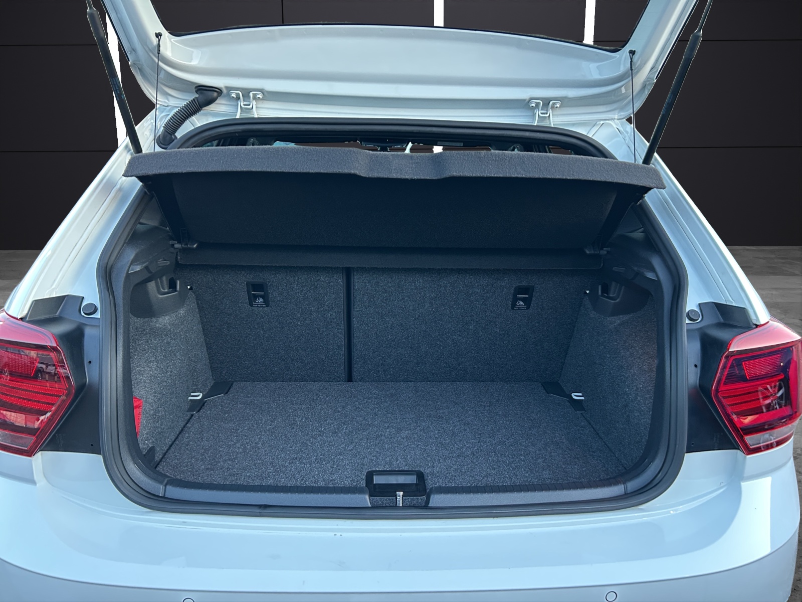 Fahrzeugabbildung Volkswagen Polo Highline TSI DSG LED ACC SH PDC Climatronic Navi