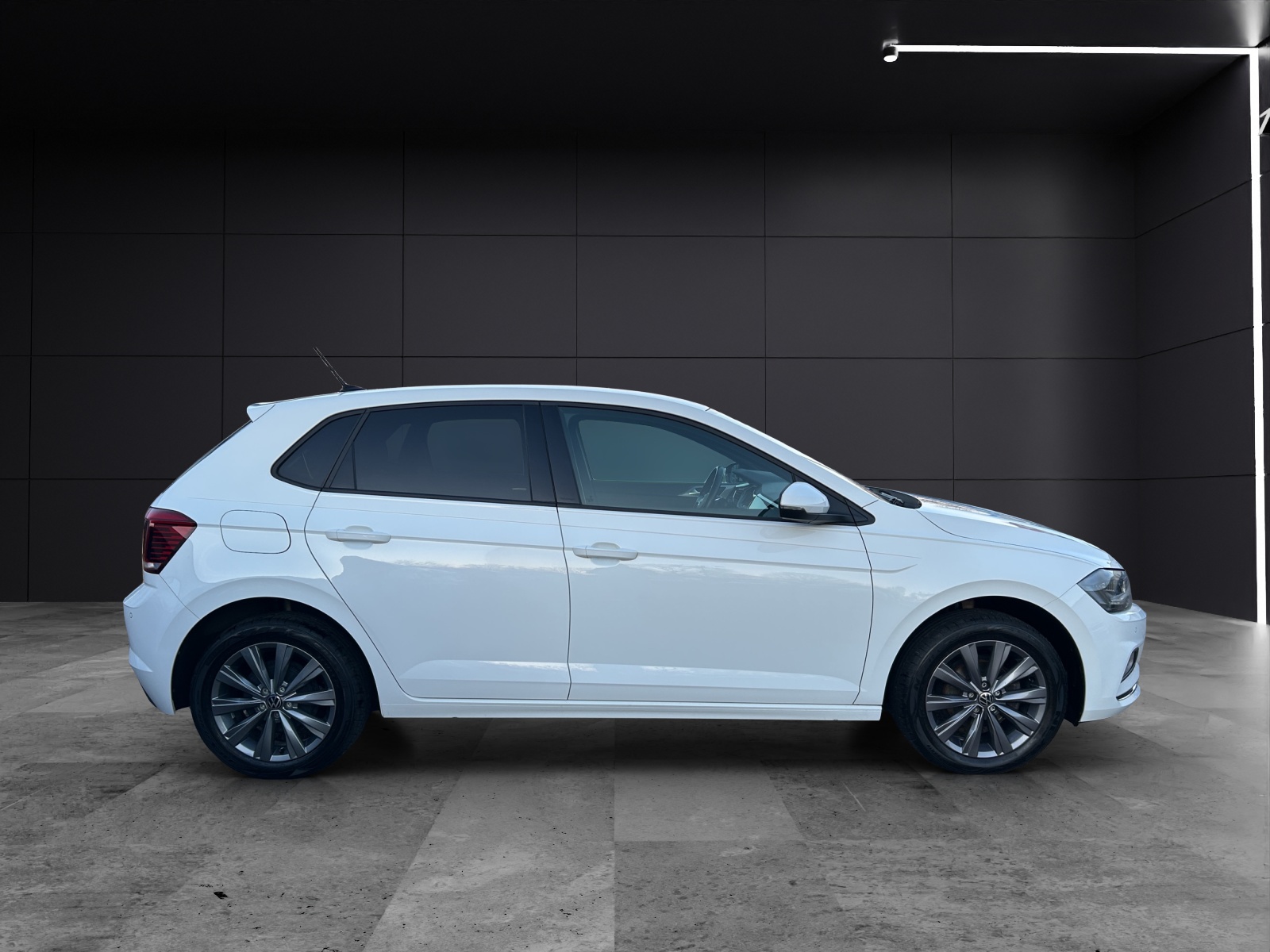 Fahrzeugabbildung Volkswagen Polo Highline TSI DSG LED ACC SH PDC Climatronic Navi